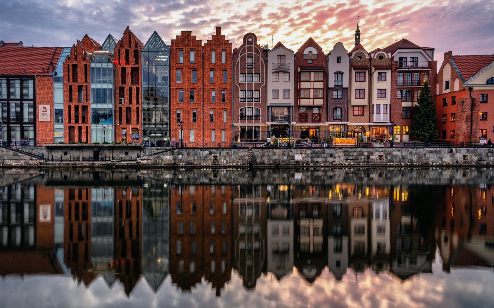 Wallpaper Gdansk, Poland, River, Houses, Water Reflection - Landscape Poland Background - HD Wallpaper 