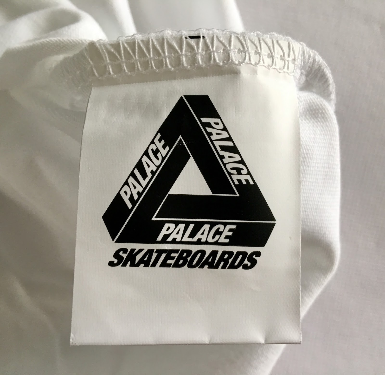 Palace Surkit T-shirt - Palace Skateboards - HD Wallpaper 