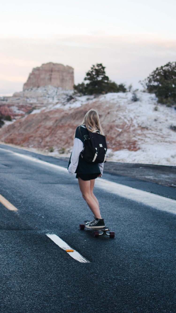 Skate Girl - HD Wallpaper 