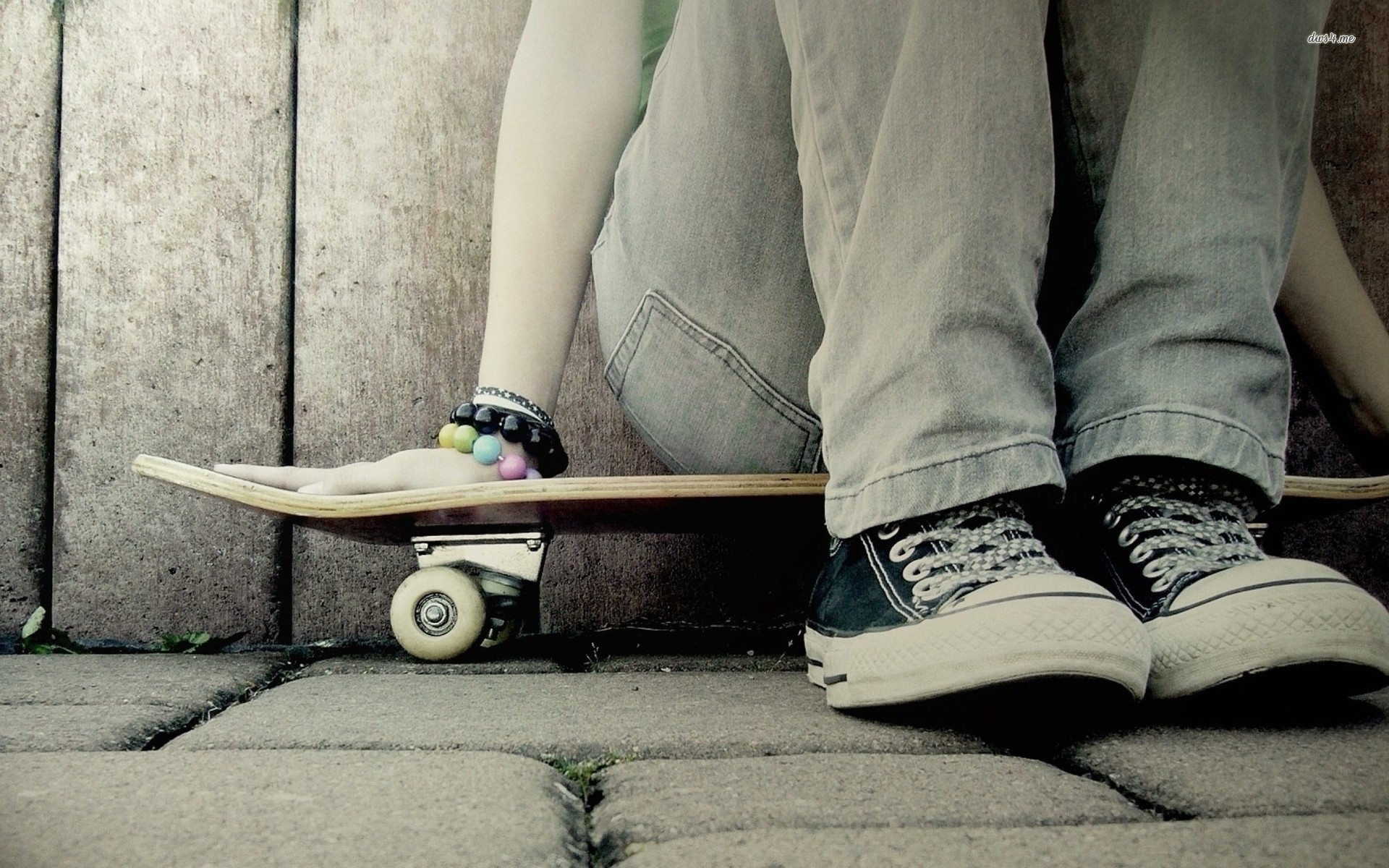 Skateboard Girl Background - HD Wallpaper 