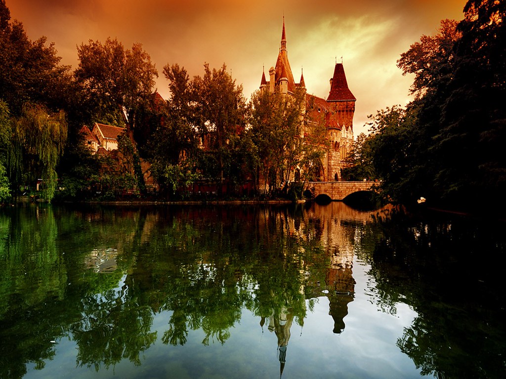 Vajdahunyad Castle - HD Wallpaper 