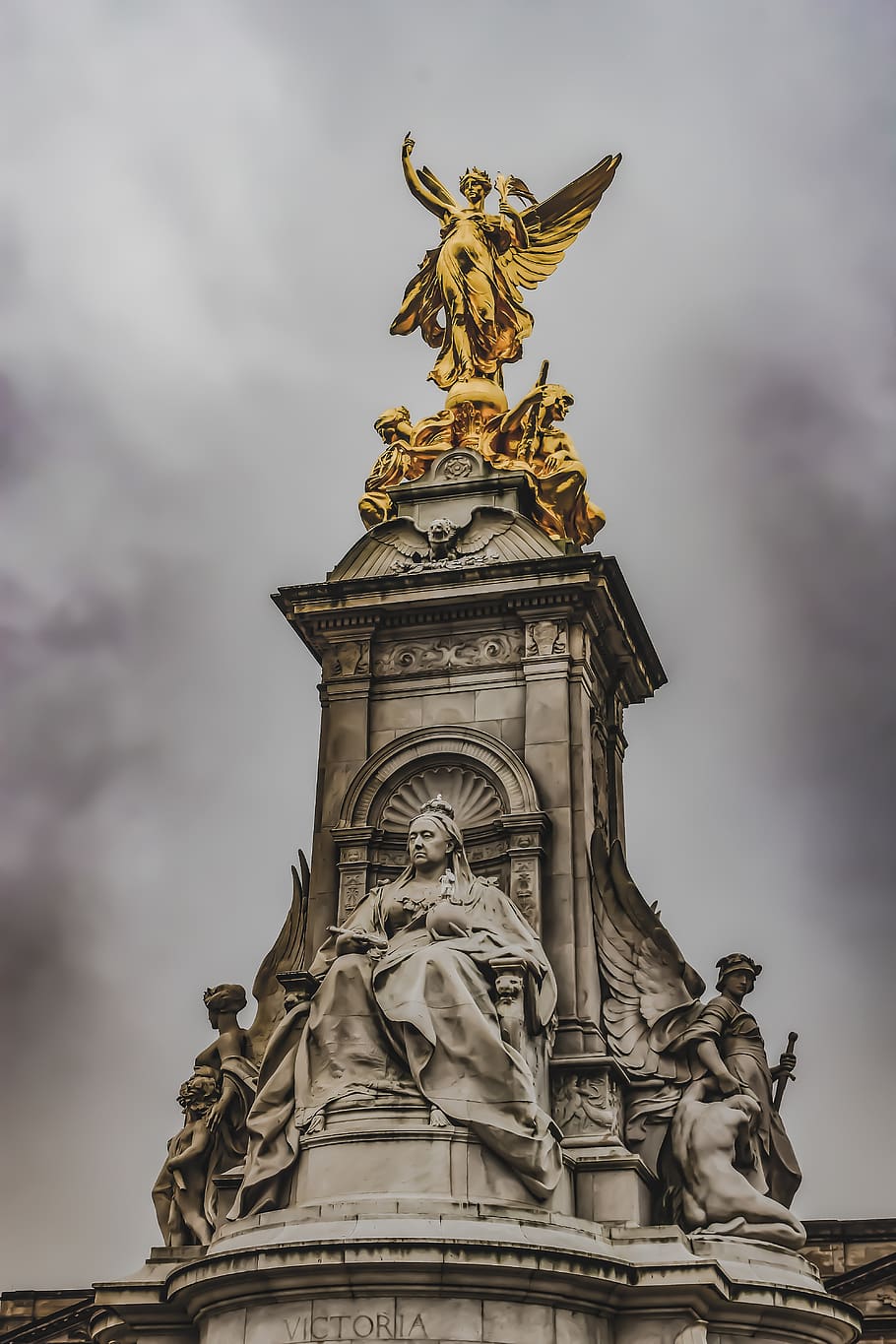 The Queen Victoria Memorial, Buckingham Palace, England, - Victoria Memorial - HD Wallpaper 