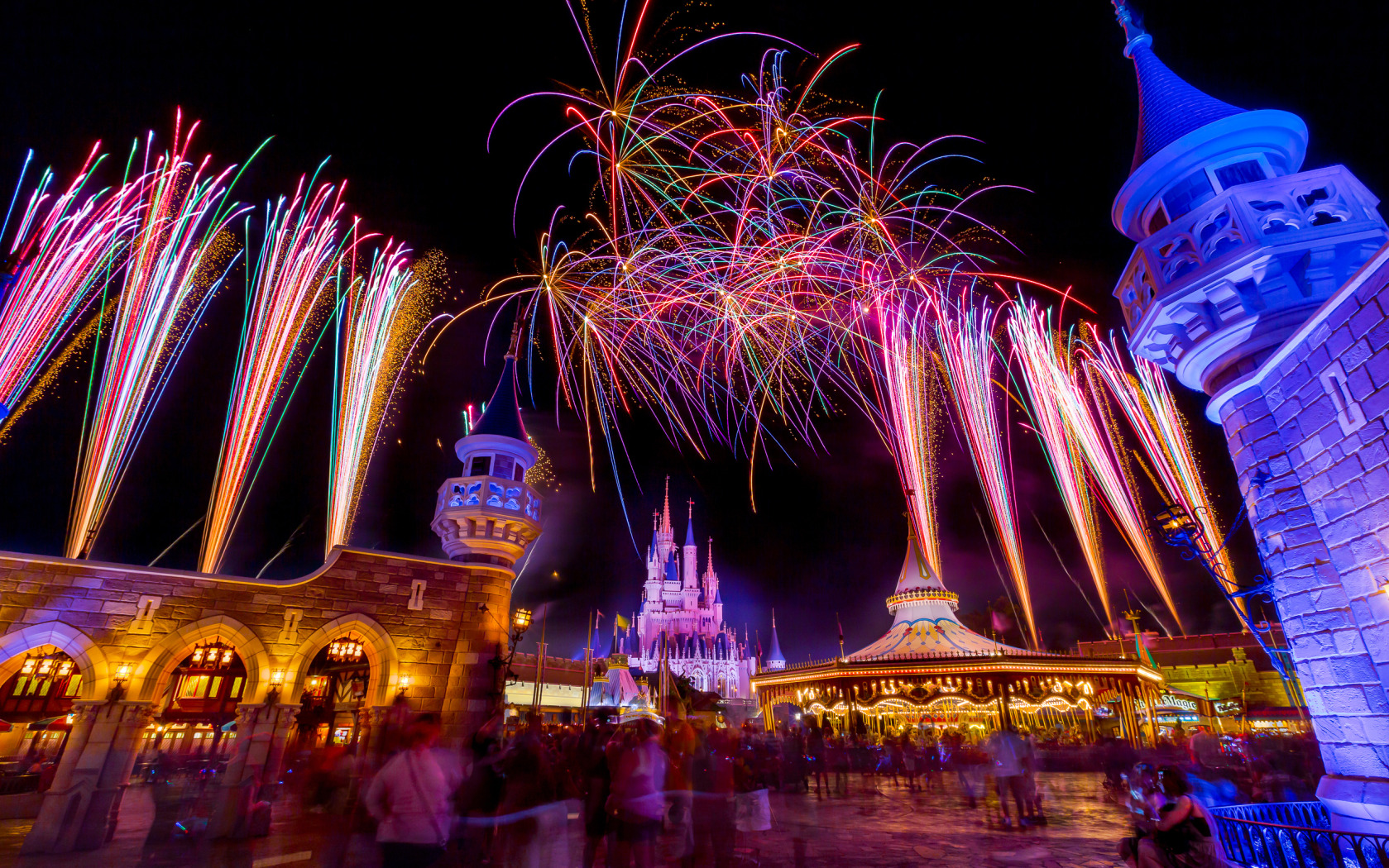 , Magic Kingdom, Cinderella’s Castle, Walt Disney World - Magic Kingdom Fantasyland Fireworks - HD Wallpaper 