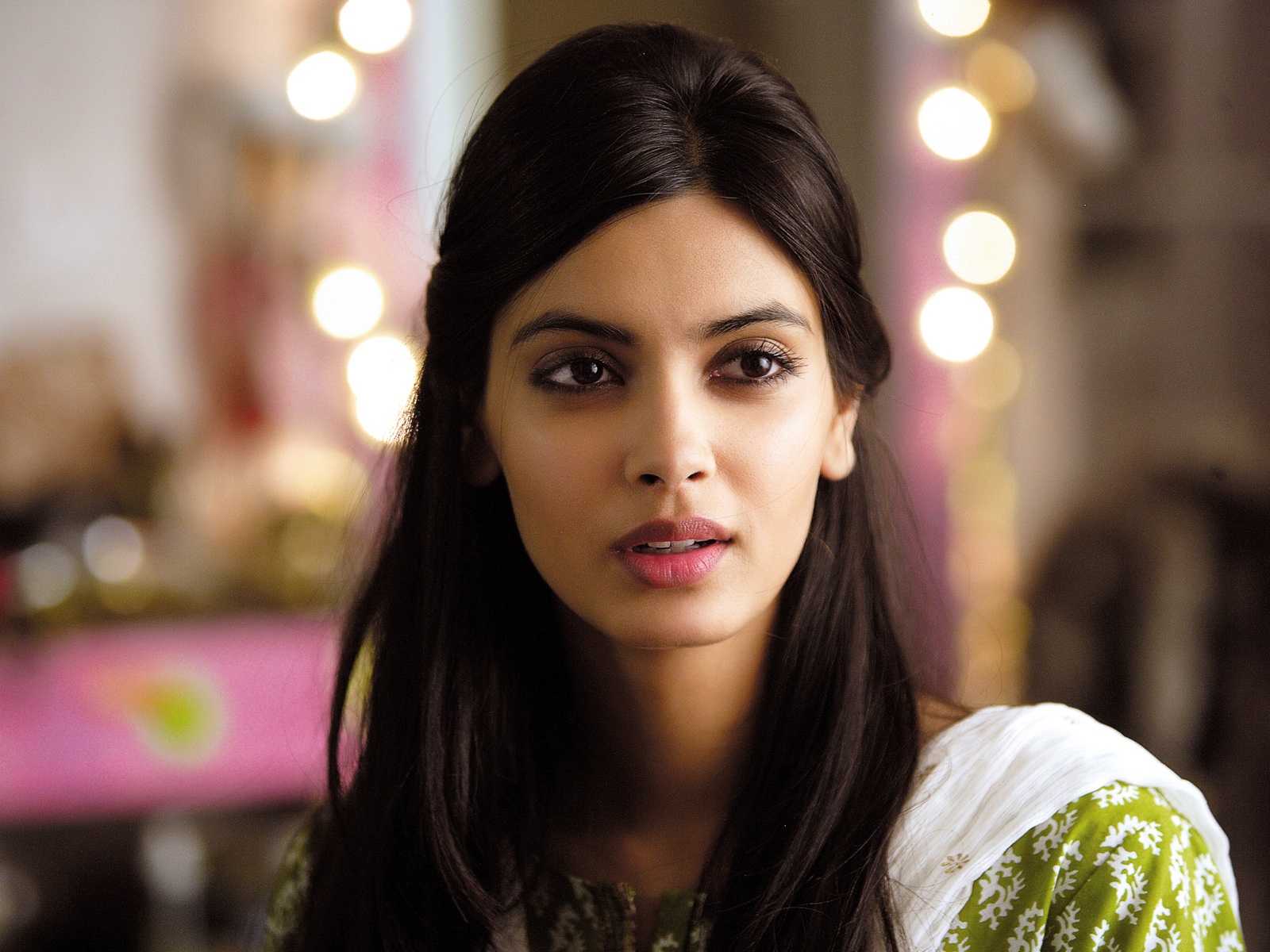 Diana Penty In Cocktail Movie - Cocktail Movie Hindi Download - HD Wallpaper 