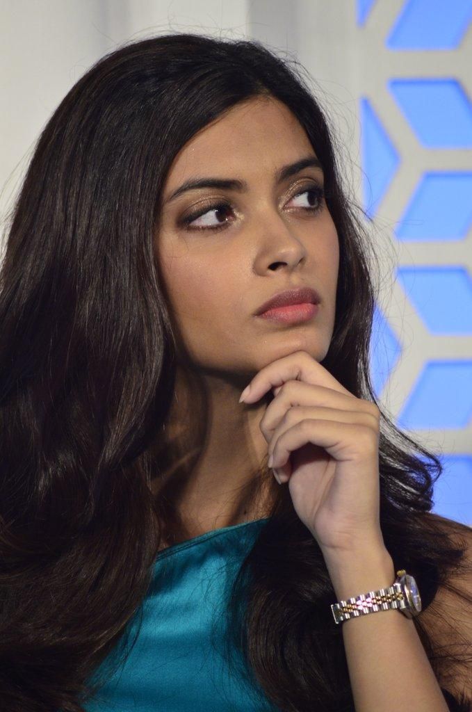 Diana Penty Tresemme - HD Wallpaper 