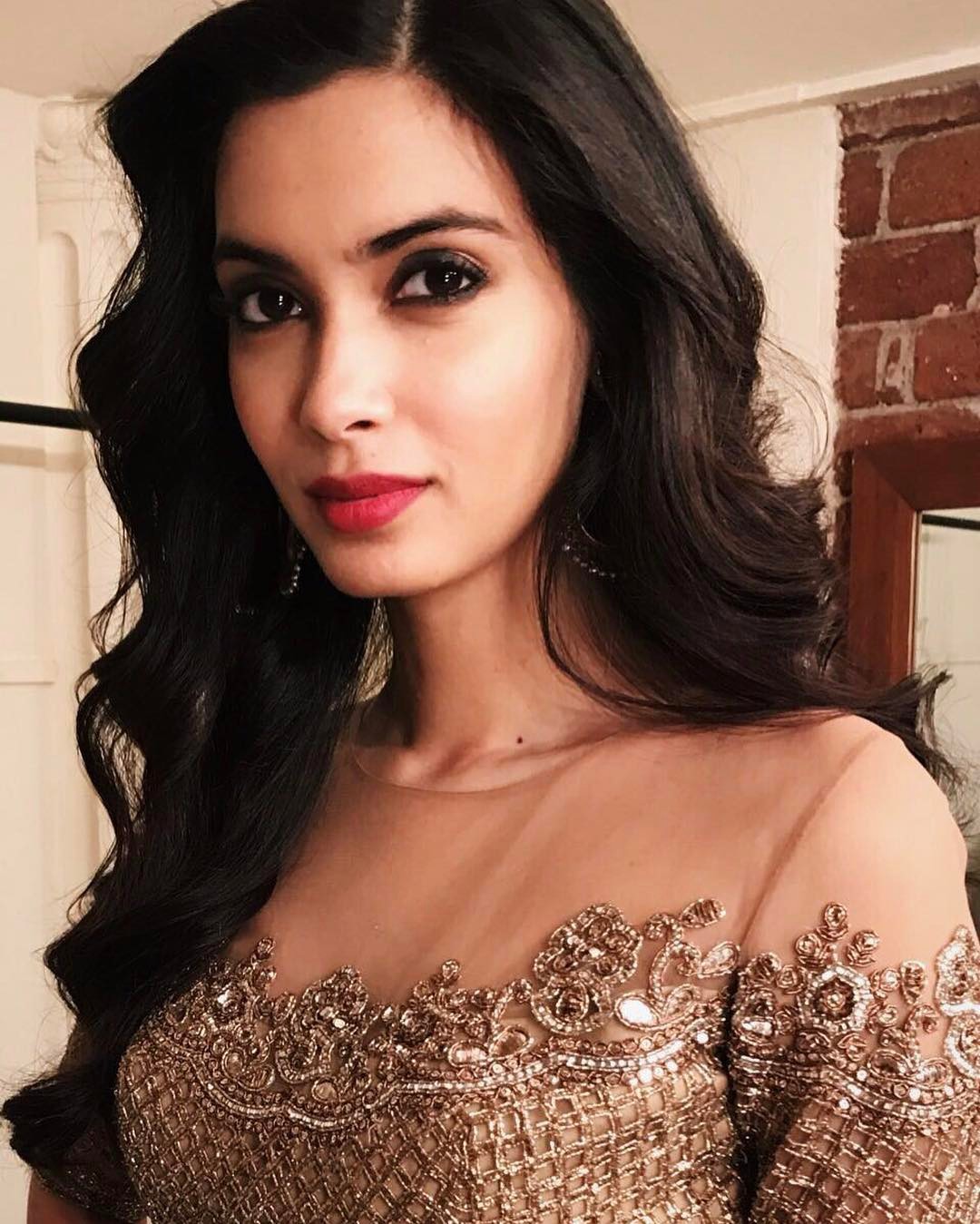 Diana Penty At Mijwan Summer 2017 Fashion Show - Diana Penty Mijwan Fashion Show - HD Wallpaper 