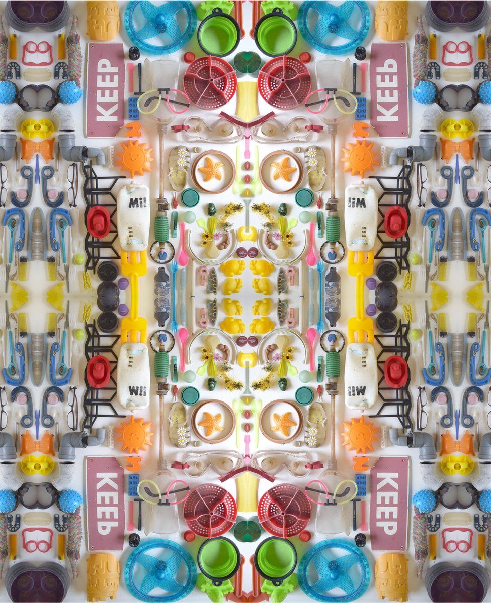 One Of The Installations Featuring The Collected Plastic - Toy - HD Wallpaper 