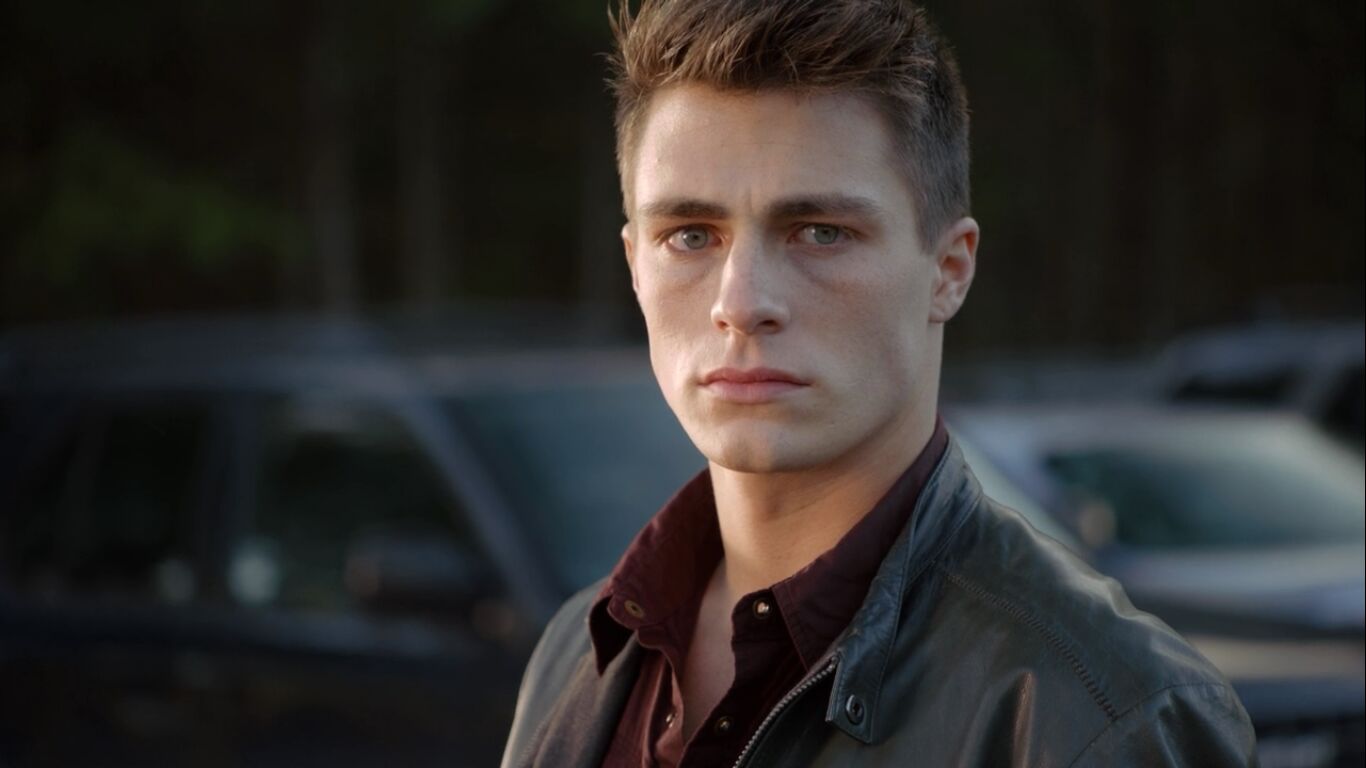 Colton Haynes Teen Wolf Wallpapers - Colton Haynes - HD Wallpaper 