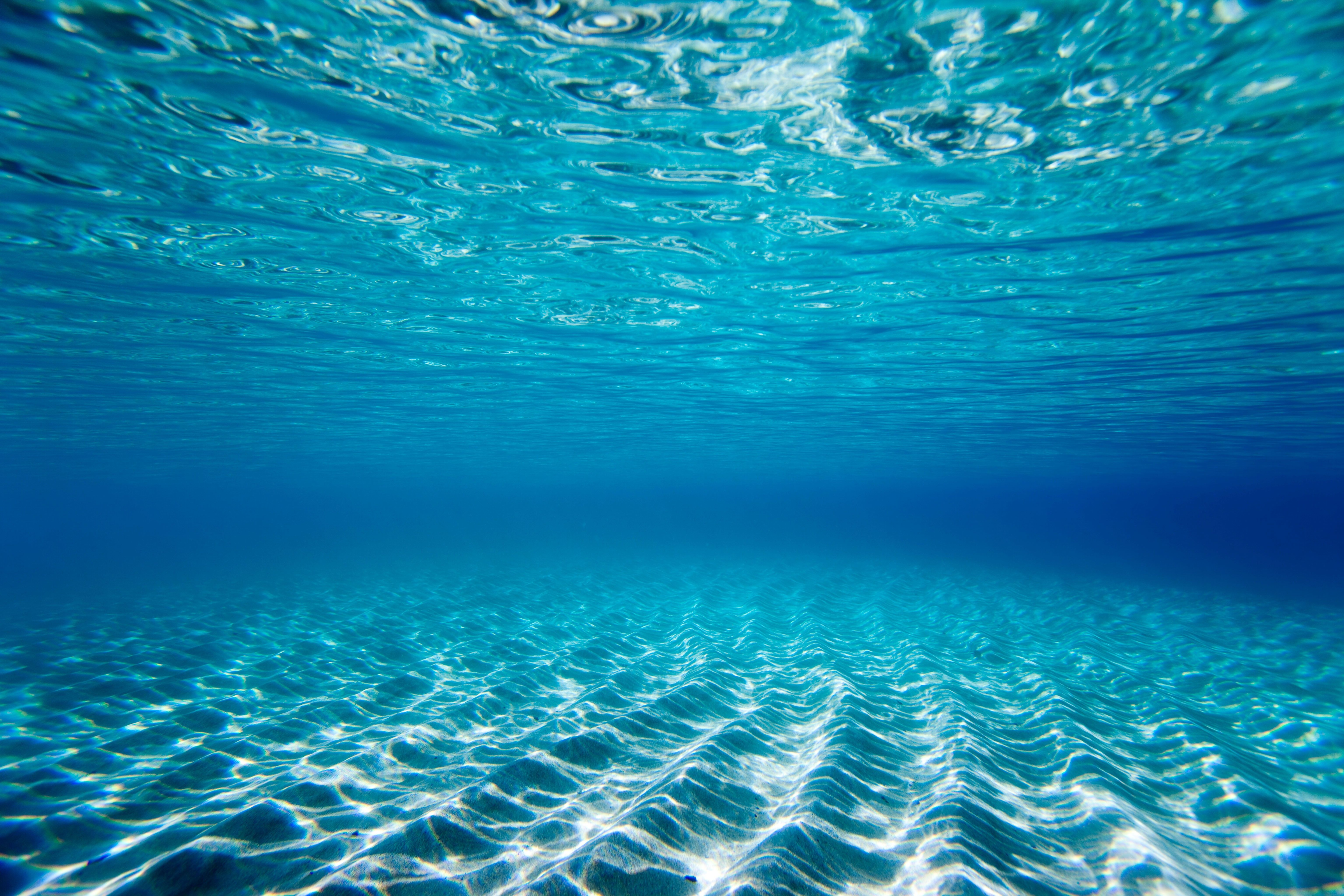 Running Under Water Girl - HD Wallpaper 
