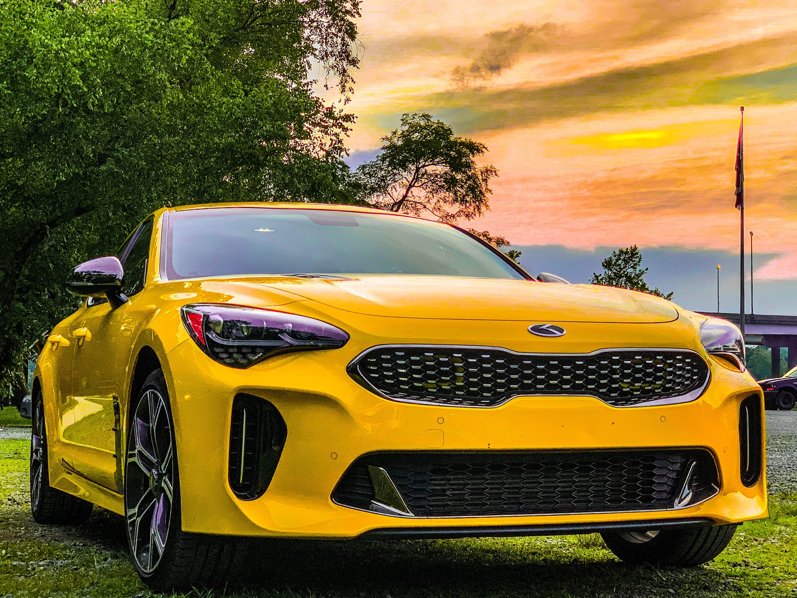 2018 Sunset Yellow Kia Stinger Gt Awd Picture, Mods, - Kia Stinger Gt Awd  Yellow - 1600x1200 Wallpaper 