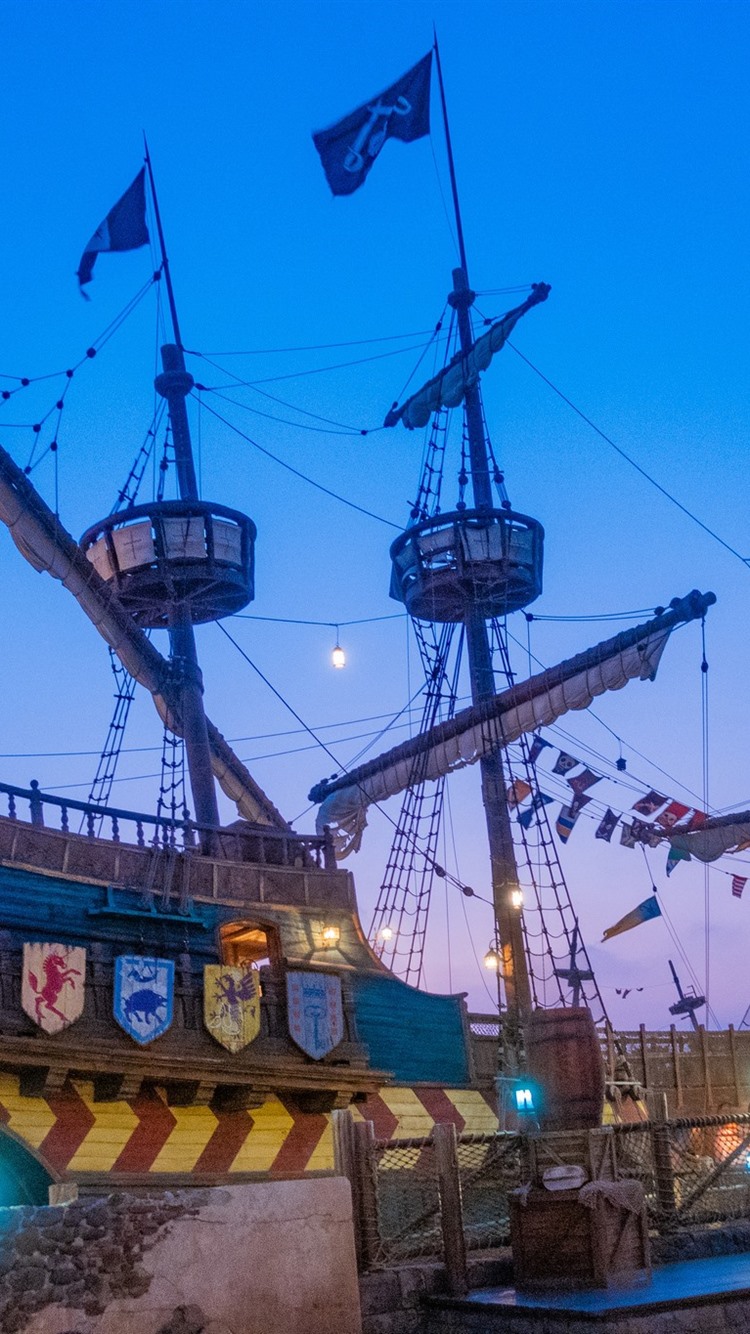 Iphone Wallpaper Disneyland, Pirate Ship - Disneyland Park - HD Wallpaper 