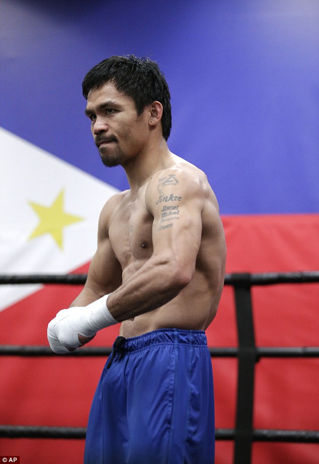 Pacquiao Trains In Front Of The Filipino Flag At The - Pacquiao Hot - HD Wallpaper 