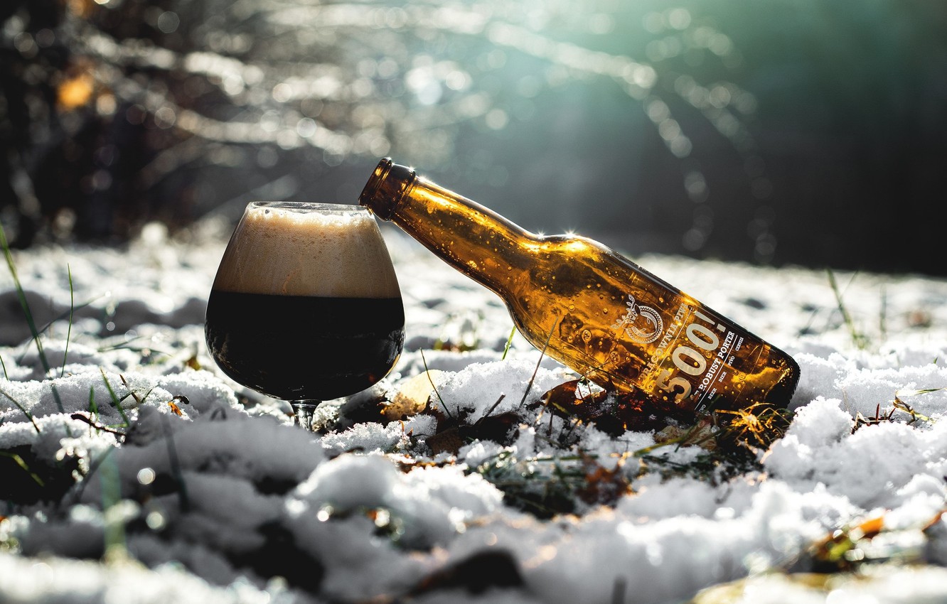 Photo Wallpaper Winter, Snow, Bottle, Beer, Drink, - Бутылка Пива В Снегу - HD Wallpaper 