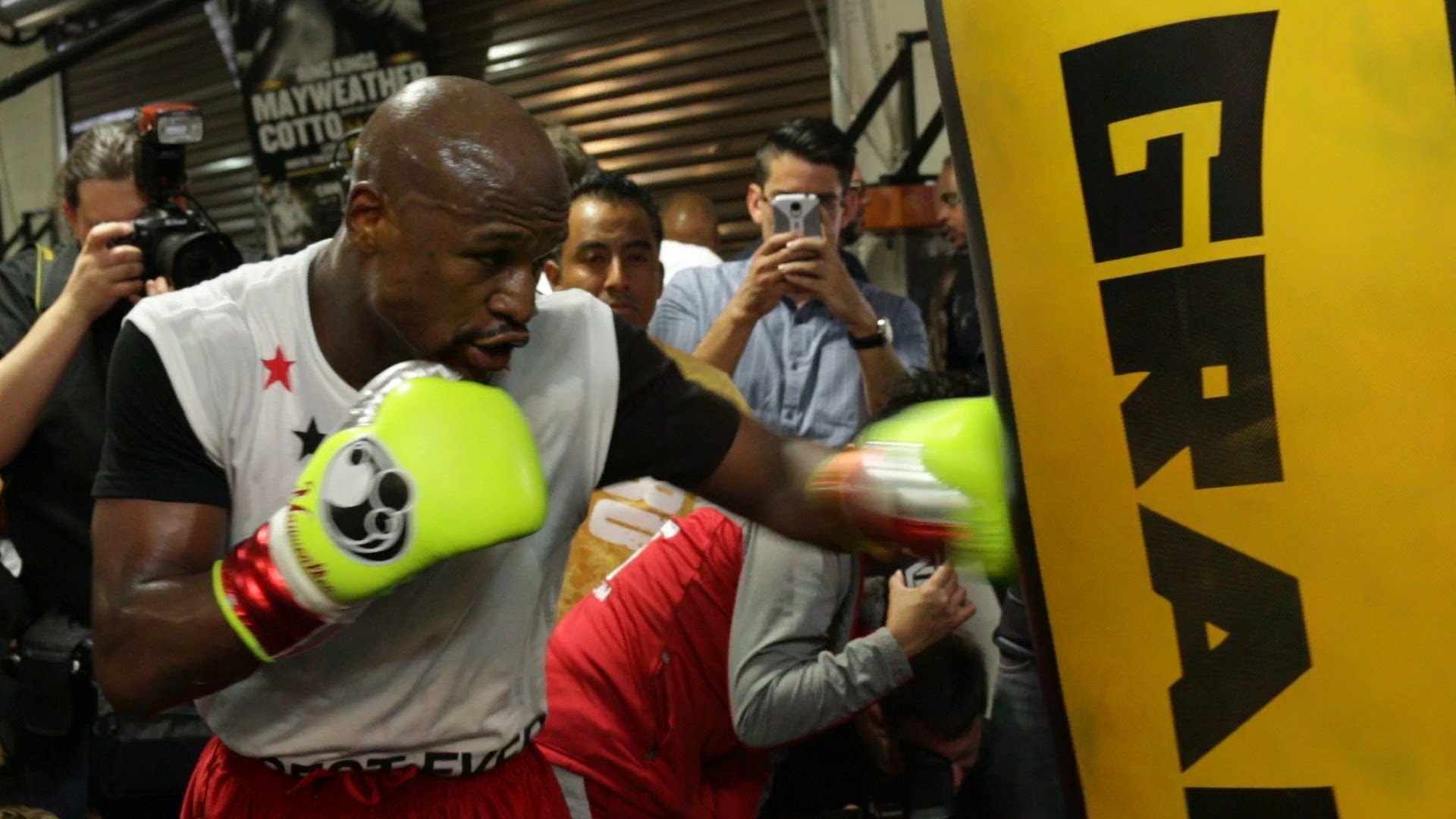 Floyd Mayweather Boxing Gloves Training For Maidana - HD Wallpaper 