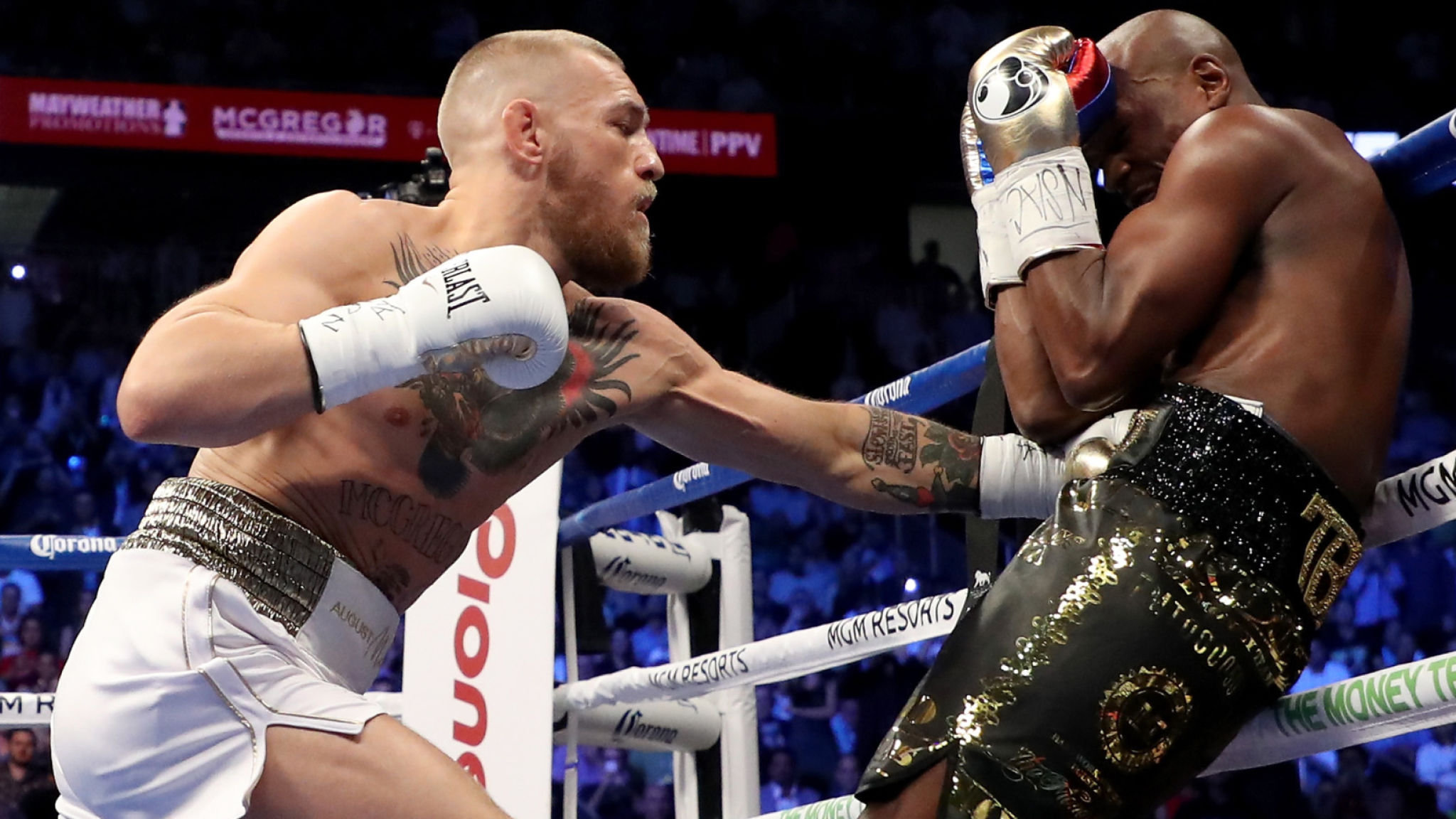 Conor Mcgregor Floyd Mayweather Uppercut - HD Wallpaper 