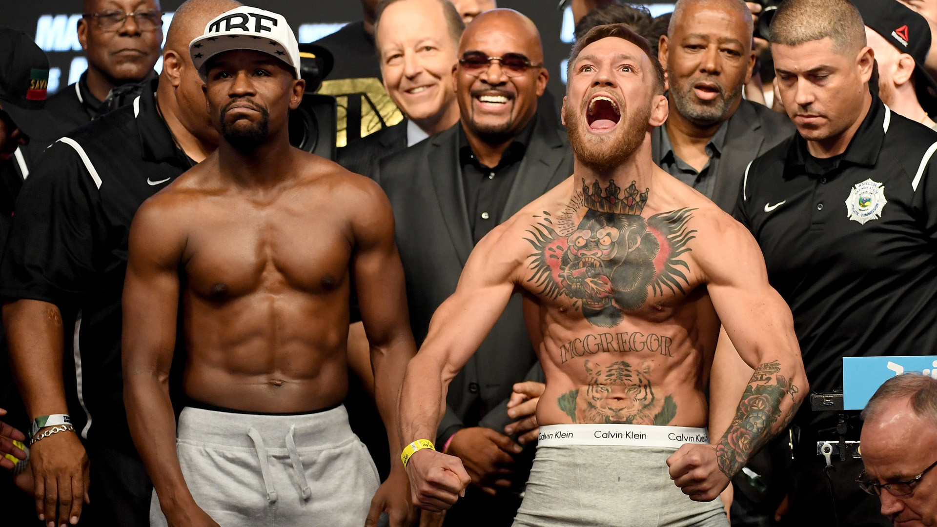 Conor Mcgregor Floyd Mayweather Weigh - HD Wallpaper 