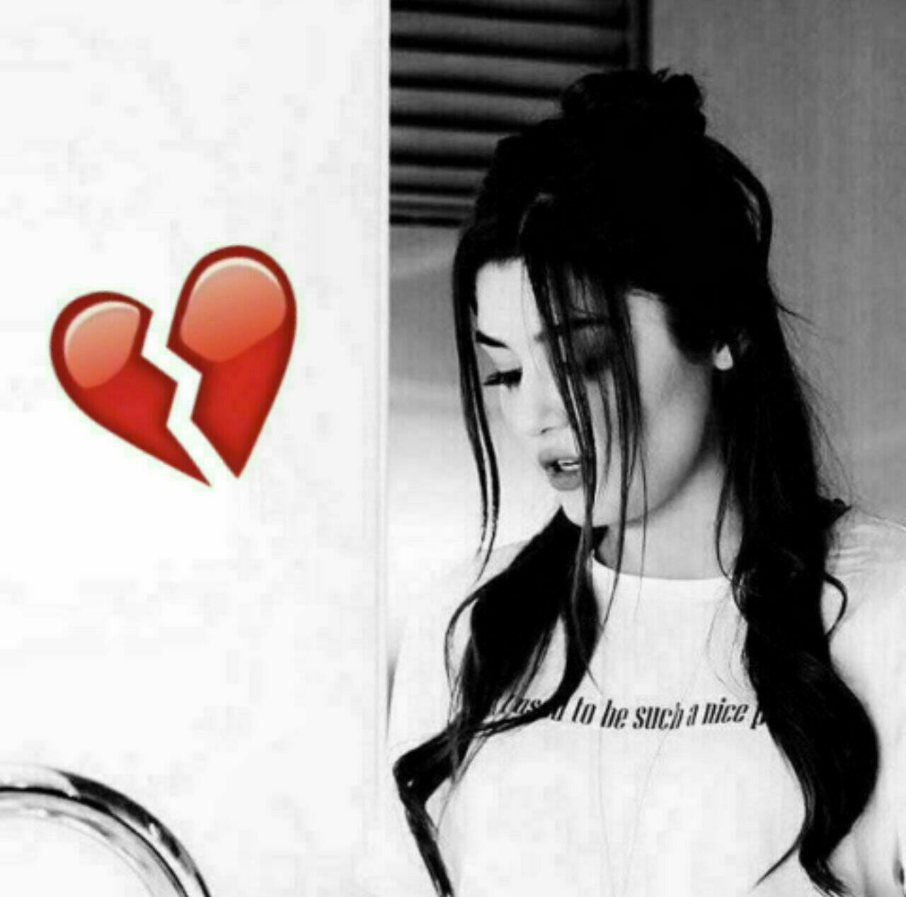 Profil Photo De Fille Triste - HD Wallpaper 