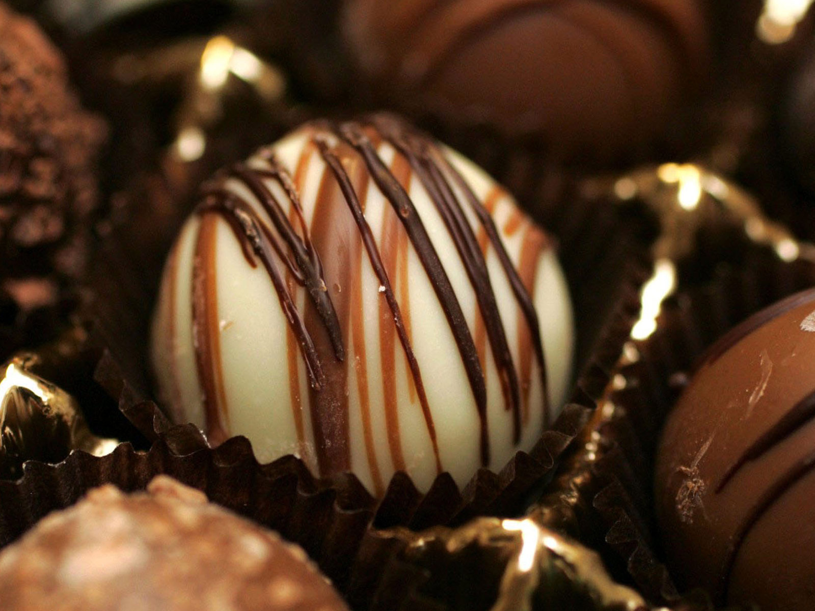 Cute Wallpaper Of Chocolates - HD Wallpaper 