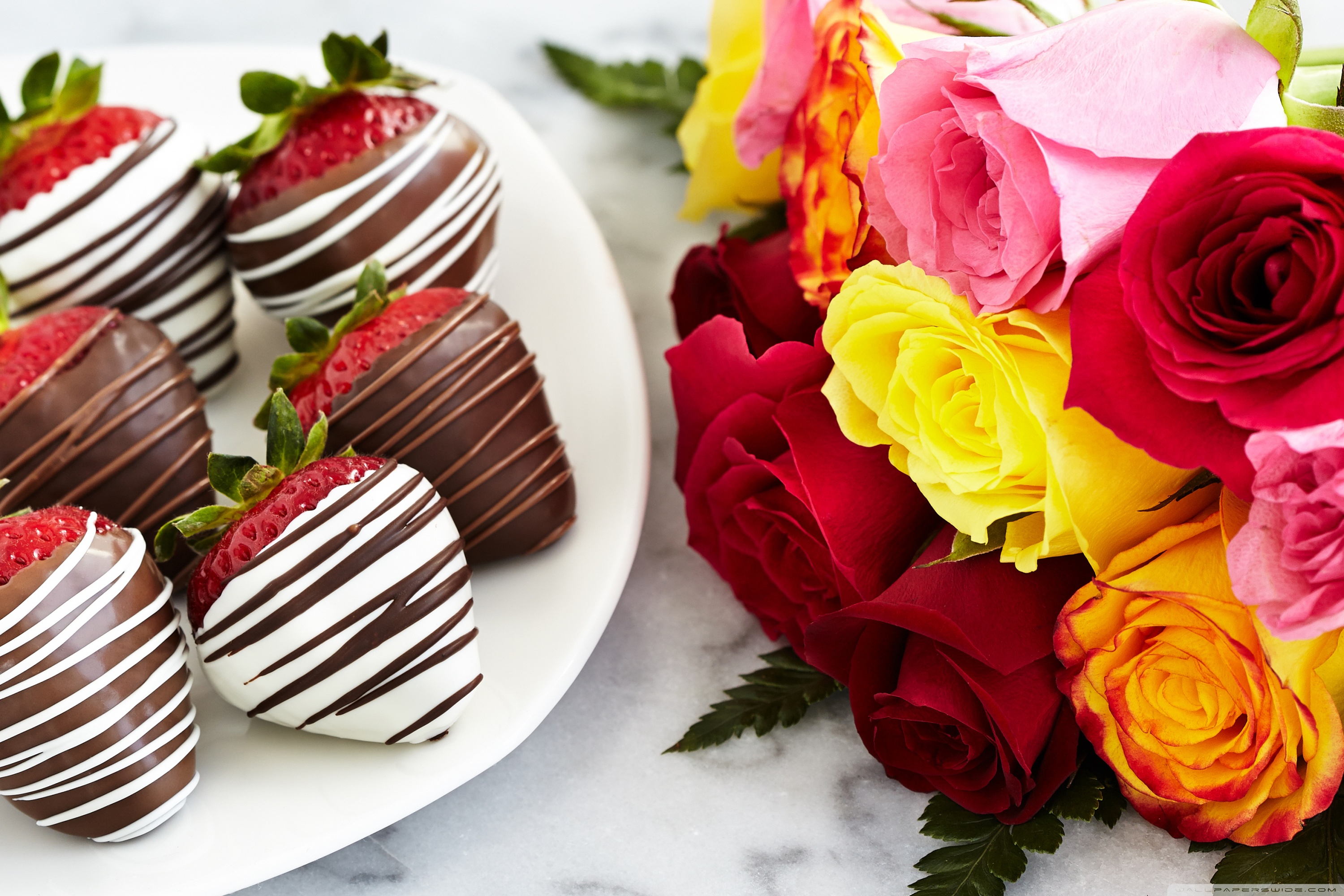 Chocolate Dipped Strawberries Hd - HD Wallpaper 