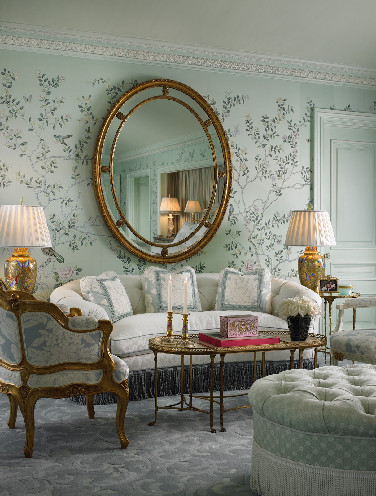 Blue Chinoiserie Wallpaper - Grey Wall Gold Mirrors - HD Wallpaper 