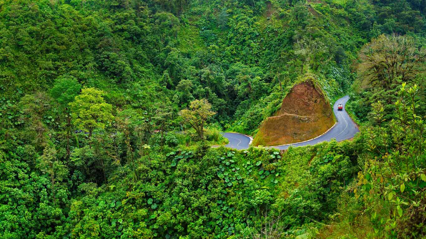 A Road To Arenal Volcano National Park In Costa Rica - HD Wallpaper 