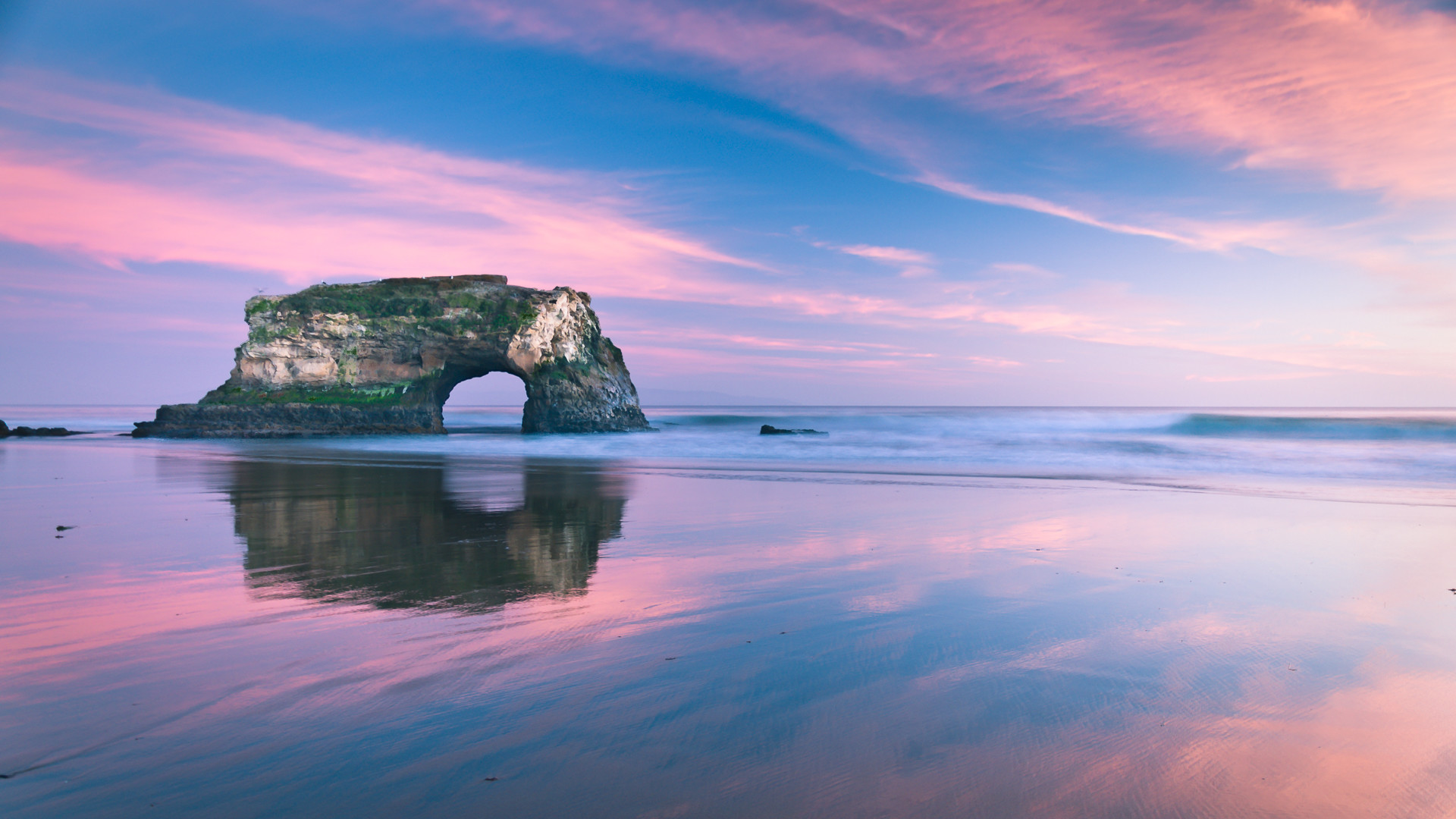 All Chromecast Background Images That Are Rotated Through - Natural Bridges State Beach - HD Wallpaper 