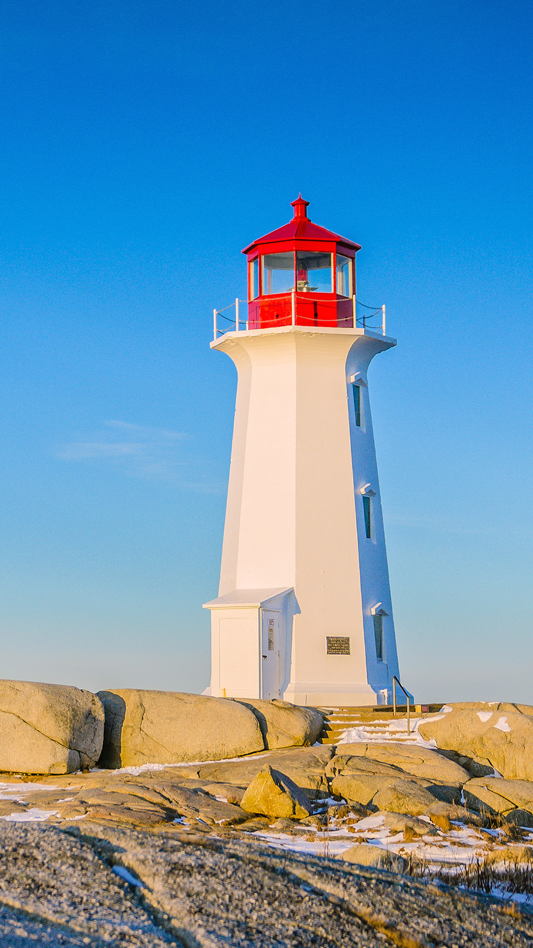 Lighthouse On A Rock - HD Wallpaper 