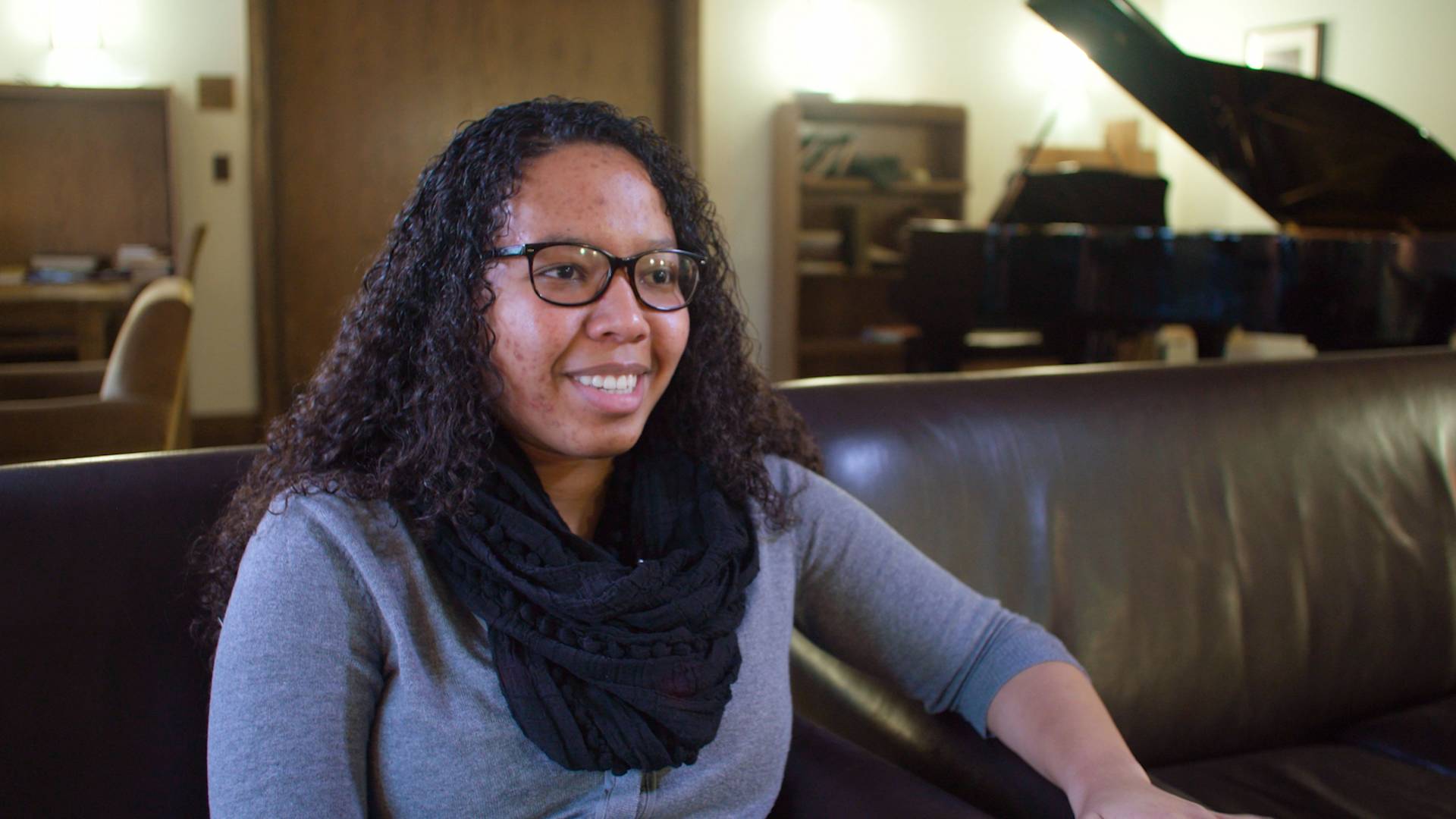 Ana Patricia Esqueda - First Generation College Student Black Penn - HD Wallpaper 