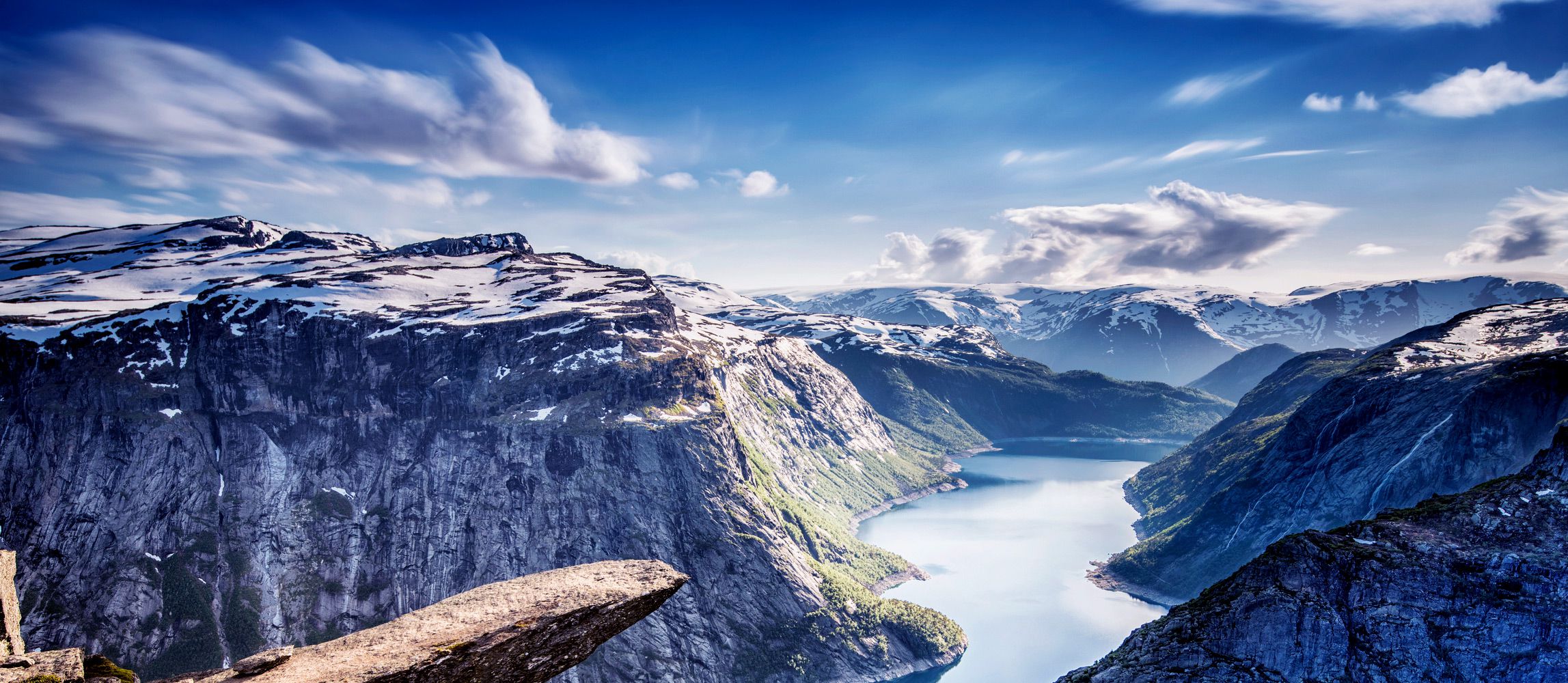 Panoramic Image Of A Mountain View That Pulls Away - Trolltunga Norway Hd - HD Wallpaper 