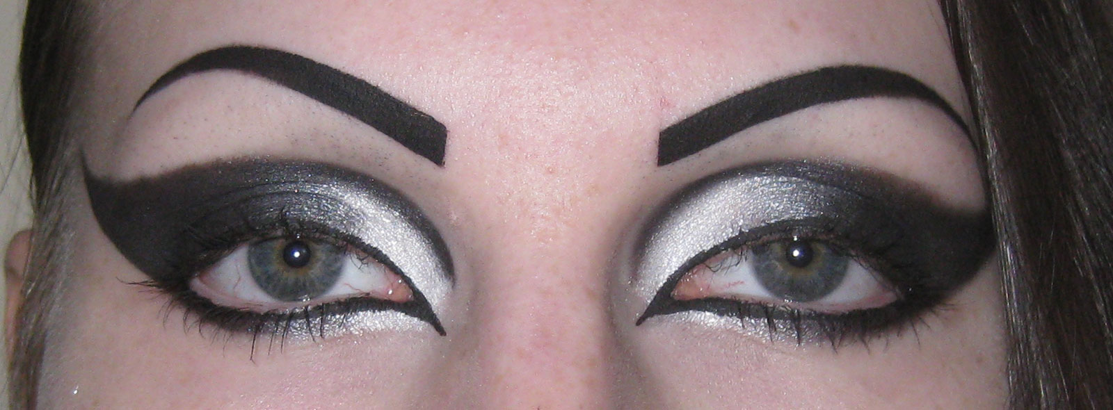 Black Dramatic Eye Makeup - HD Wallpaper 