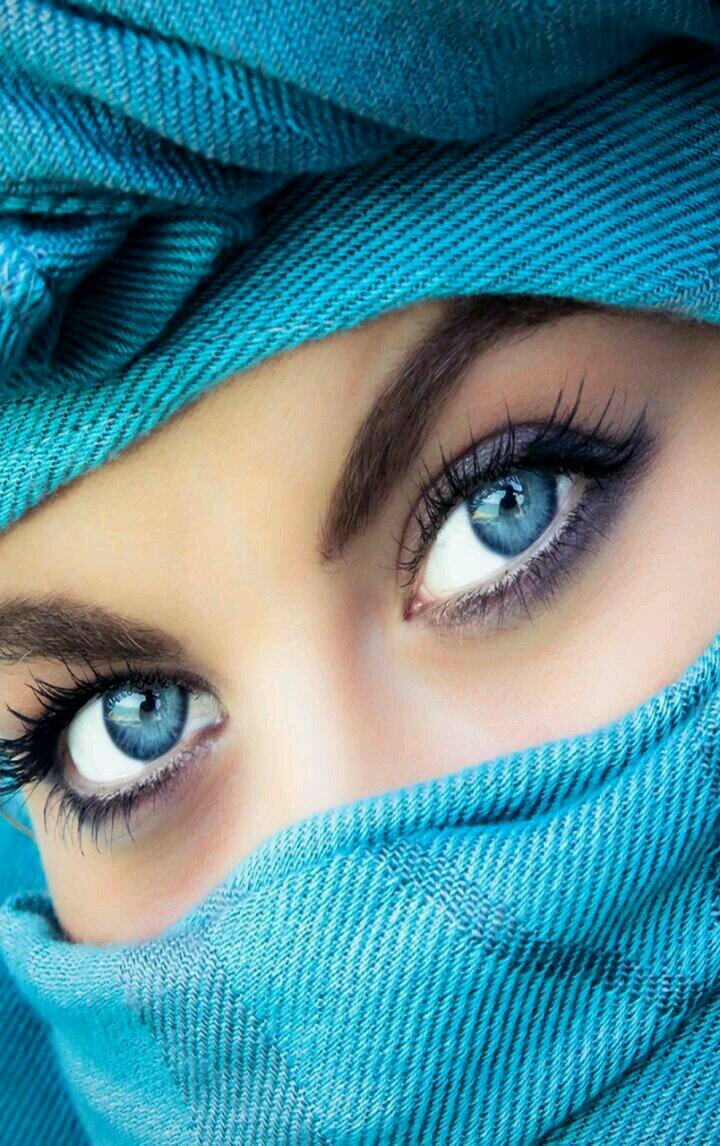 Beautiful Eyes Of Pakistani Actress - HD Wallpaper 