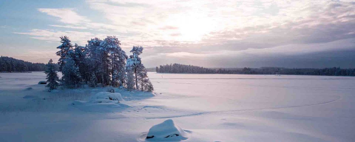 Sun Is Shining Above In The Clouds On The Ground Full - Wide Snow Landscape - HD Wallpaper 