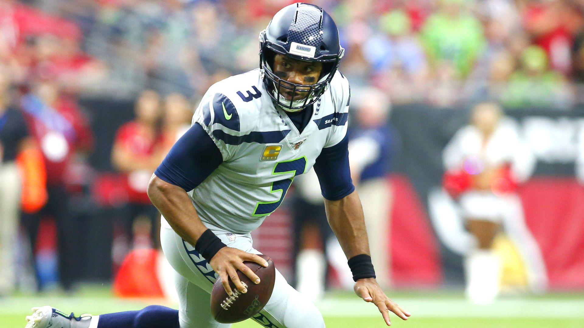 Russell Wilson Passing - HD Wallpaper 
