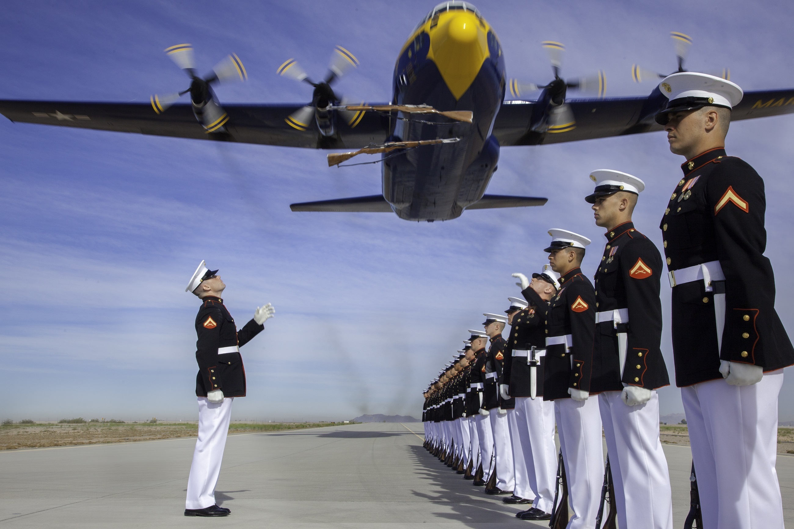 Us Marines Silent Drill And Fat Albert - HD Wallpaper 