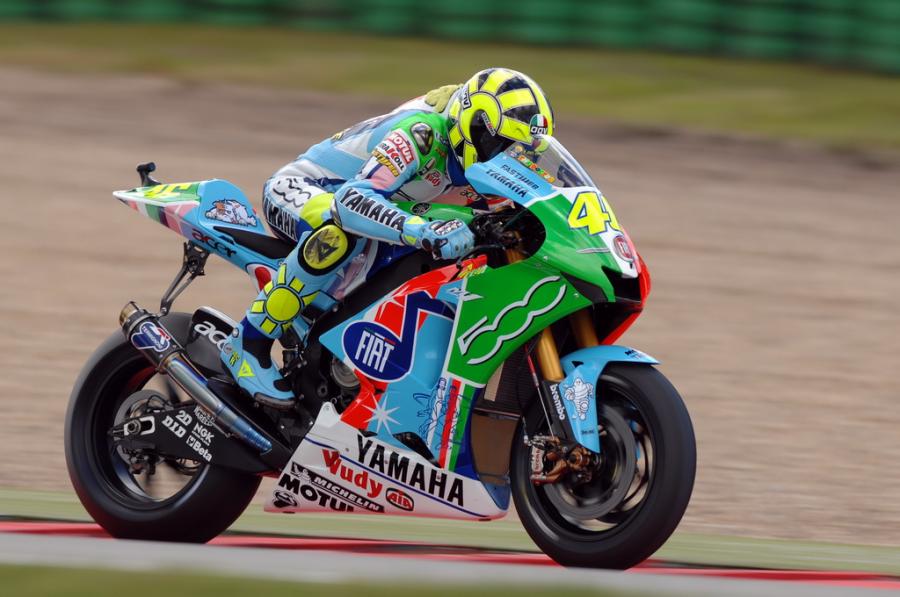 Yamaha Fiat Valentino Rossi - HD Wallpaper 