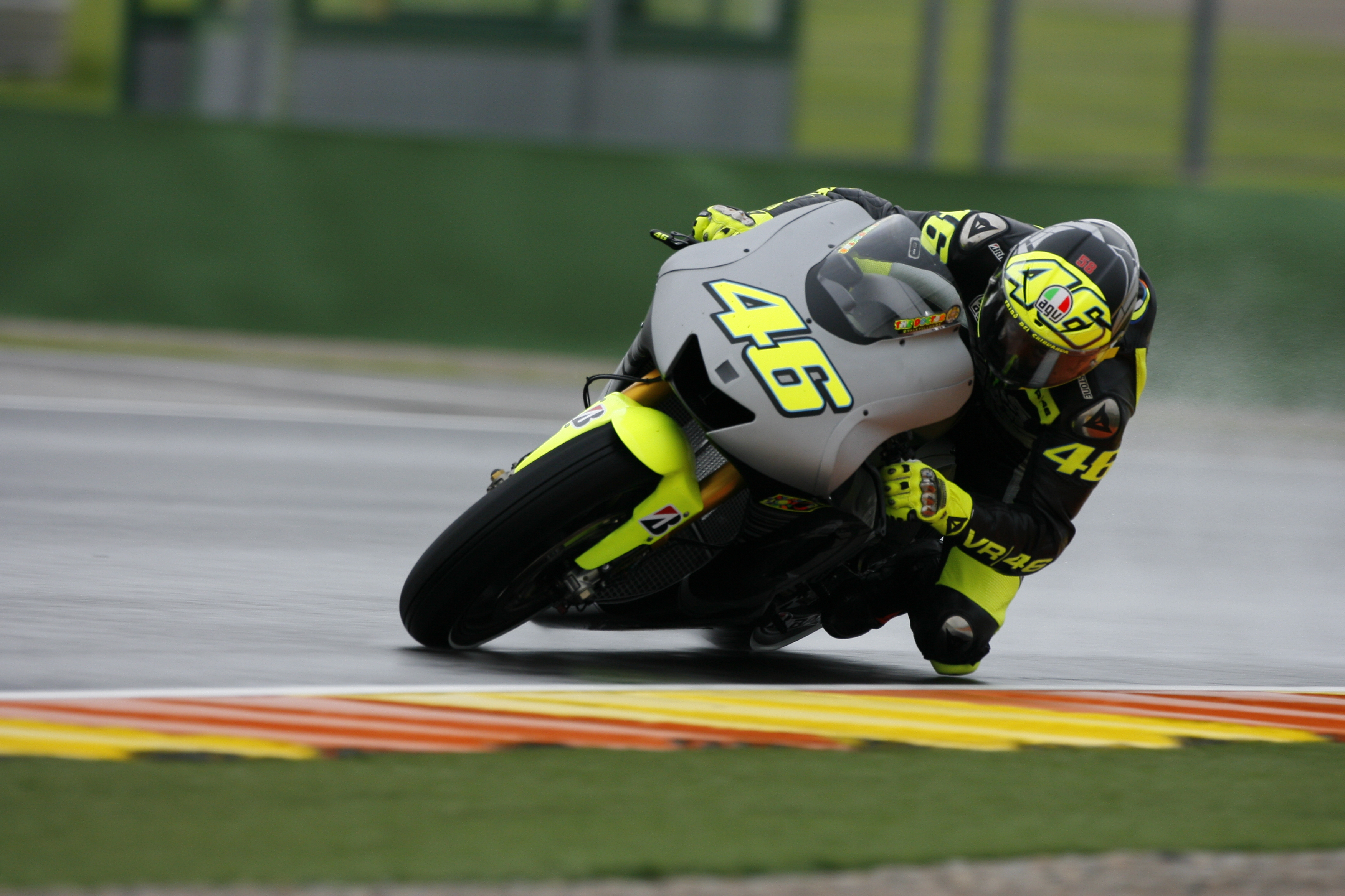 Download Motogp 2013 Rossi Hd Wallpapers - Superbike Racing - HD Wallpaper 