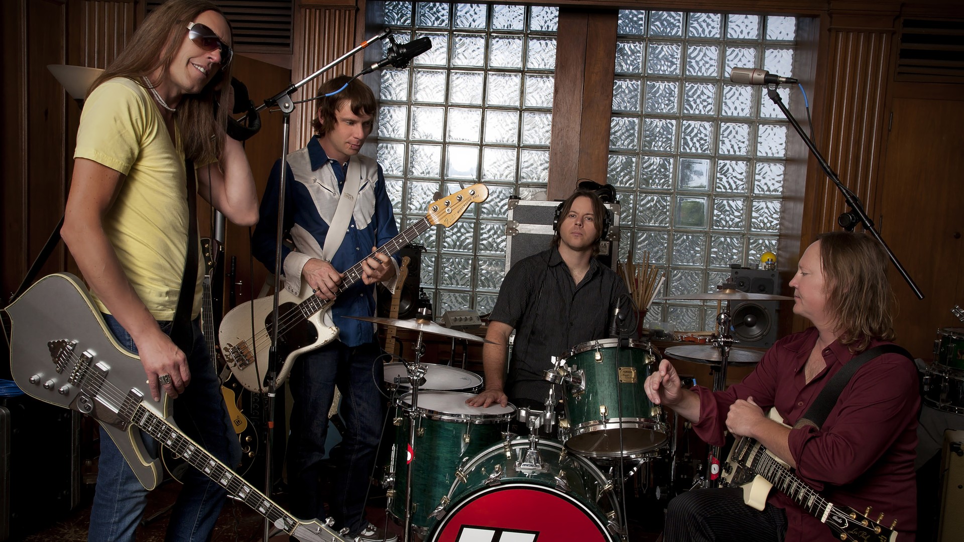 Urge Overkill 2011 - HD Wallpaper 