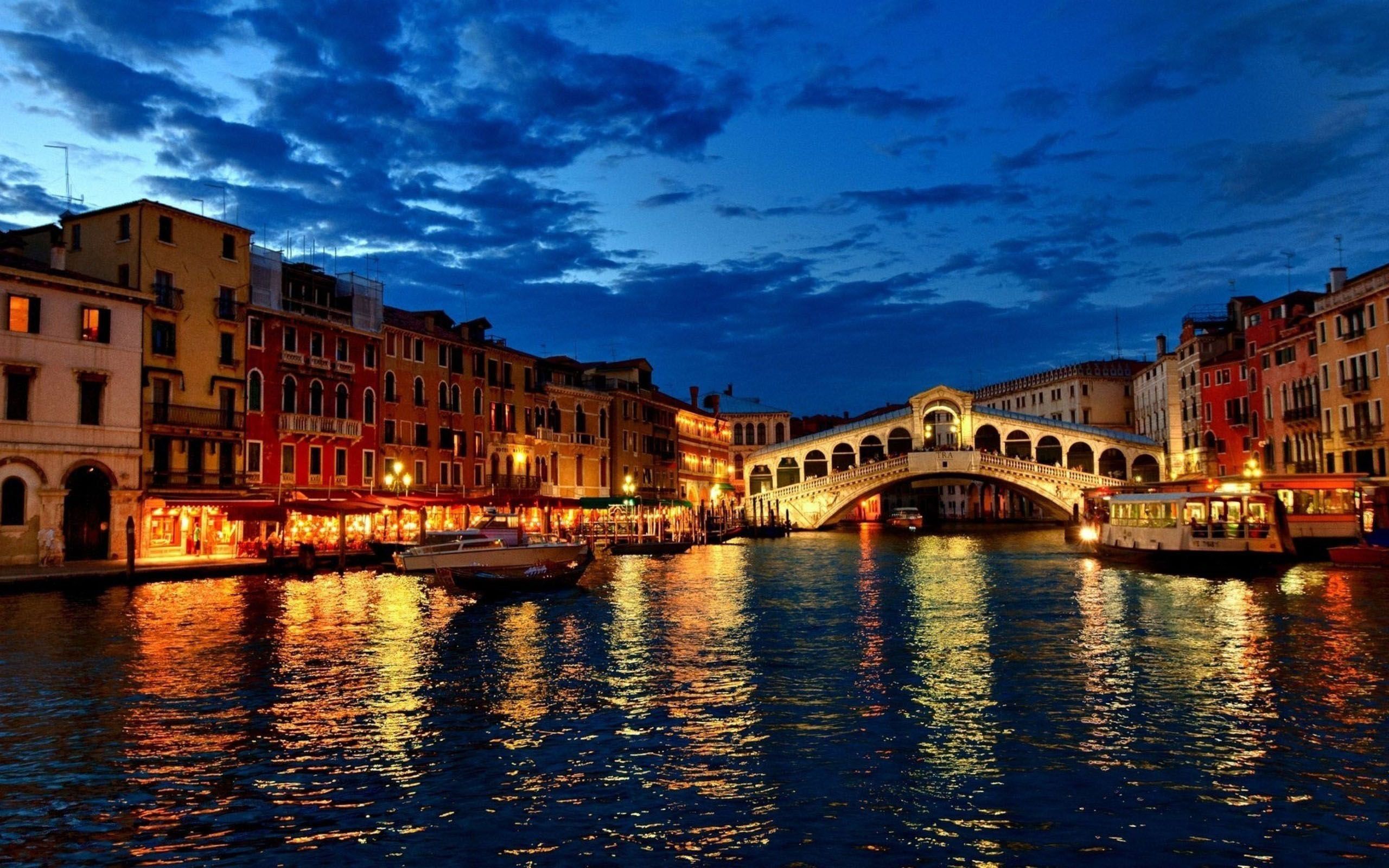 Florence Italy Desktop Wallpaper - Venice At Night - HD Wallpaper 