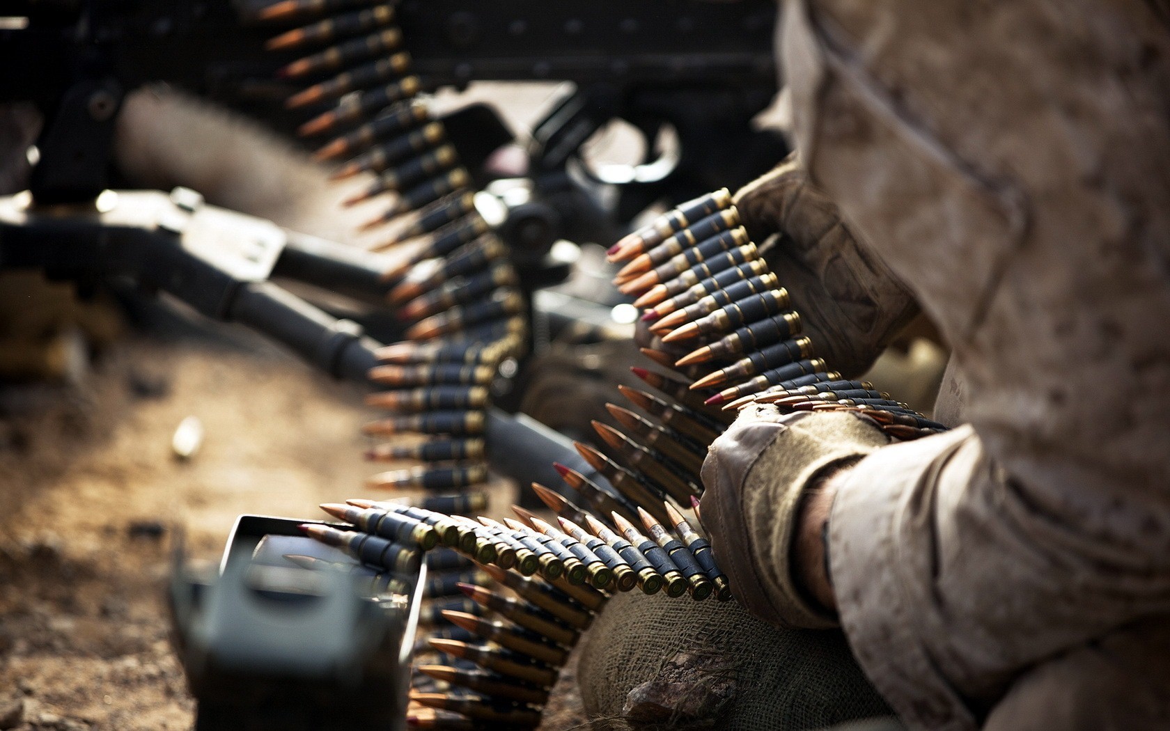 Bullets Reload In Machine Gun - Machine Gun Reload - HD Wallpaper 