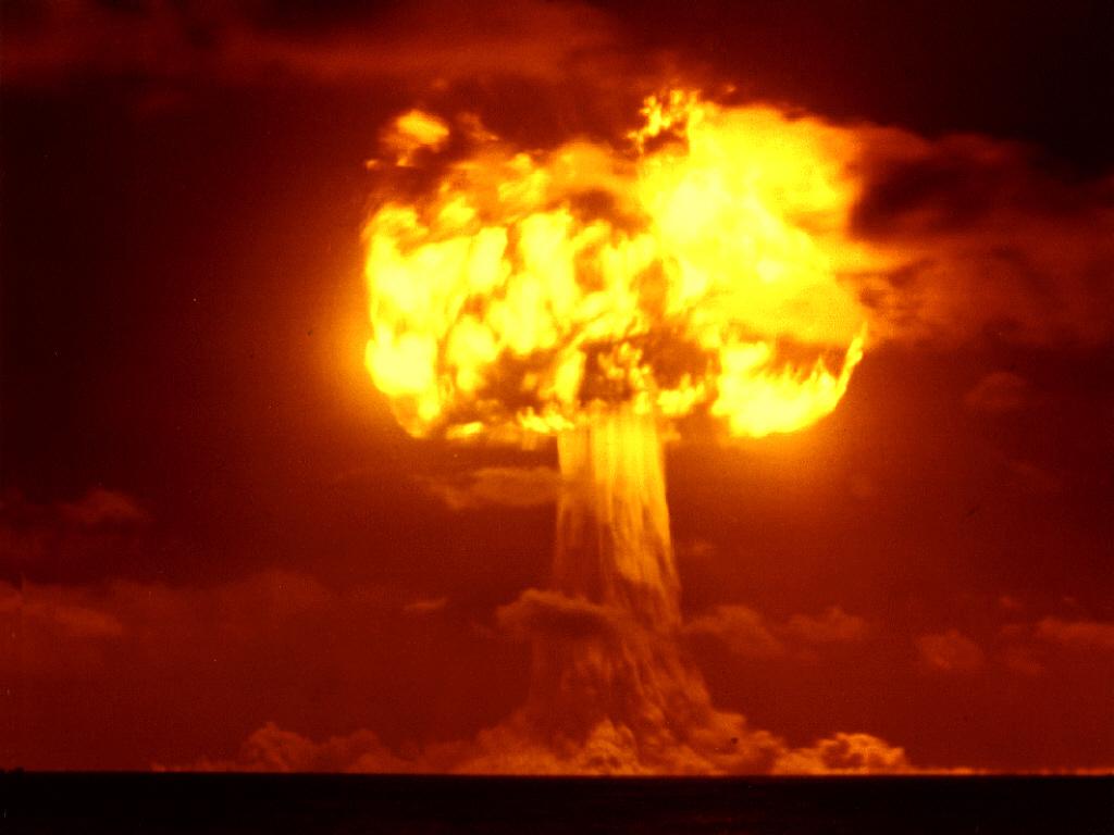 Atomic Blast Wallpaper - Nuclear Bomb - HD Wallpaper 