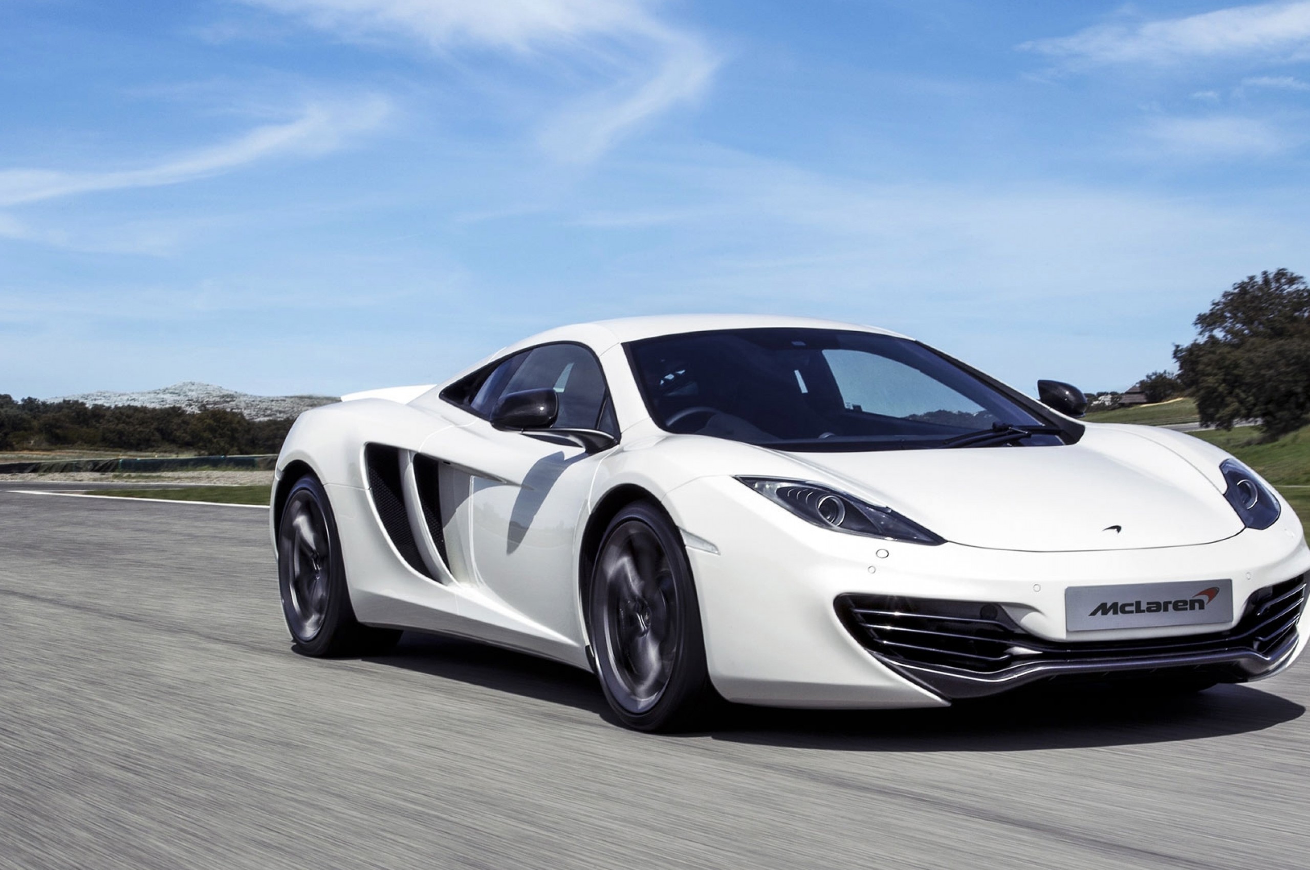 Mclaren Mp4-12c, White, Side View, Road, Cars - 2014 Mclaren Mp4 12c - HD Wallpaper 