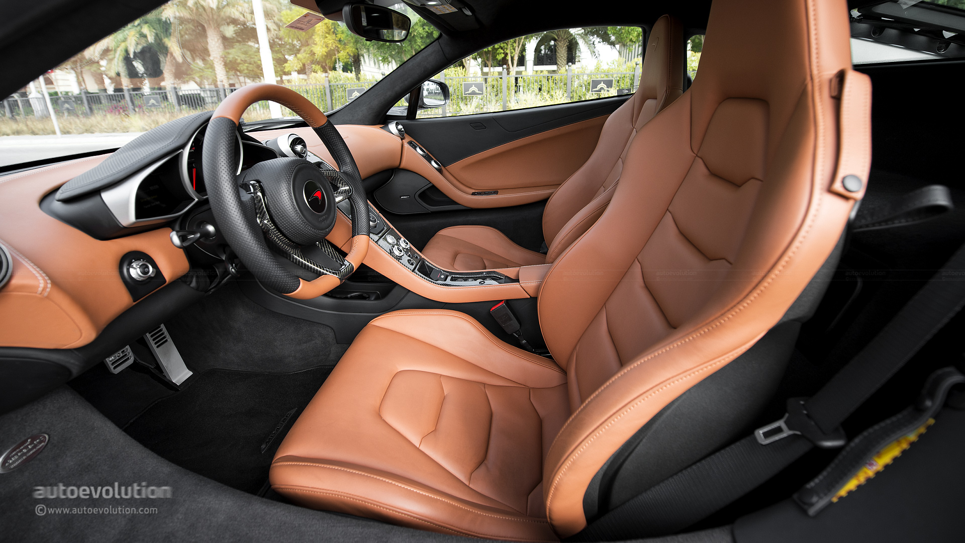 Mclaren Mp4 12c Interior - HD Wallpaper 