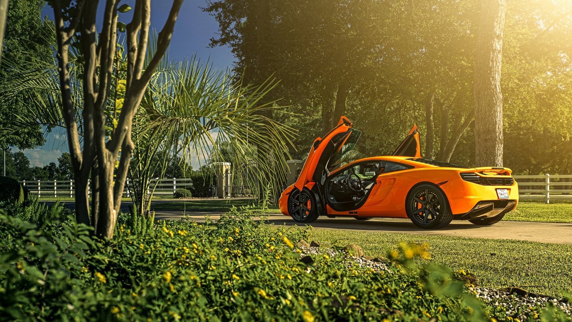 Wallpaper Mclaren, Mp4-12c, Supercar, Side View - Mclaren Background Mp4 12c - HD Wallpaper 
