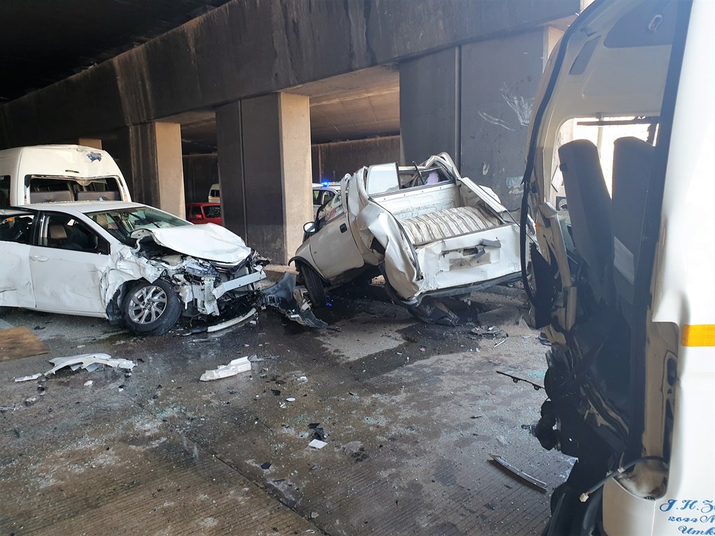 Accidents In Durban Yesterday - HD Wallpaper 