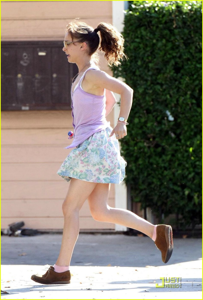 Natalie Portman Hot In Hesher - Natalie Portman Hesher - HD Wallpaper 