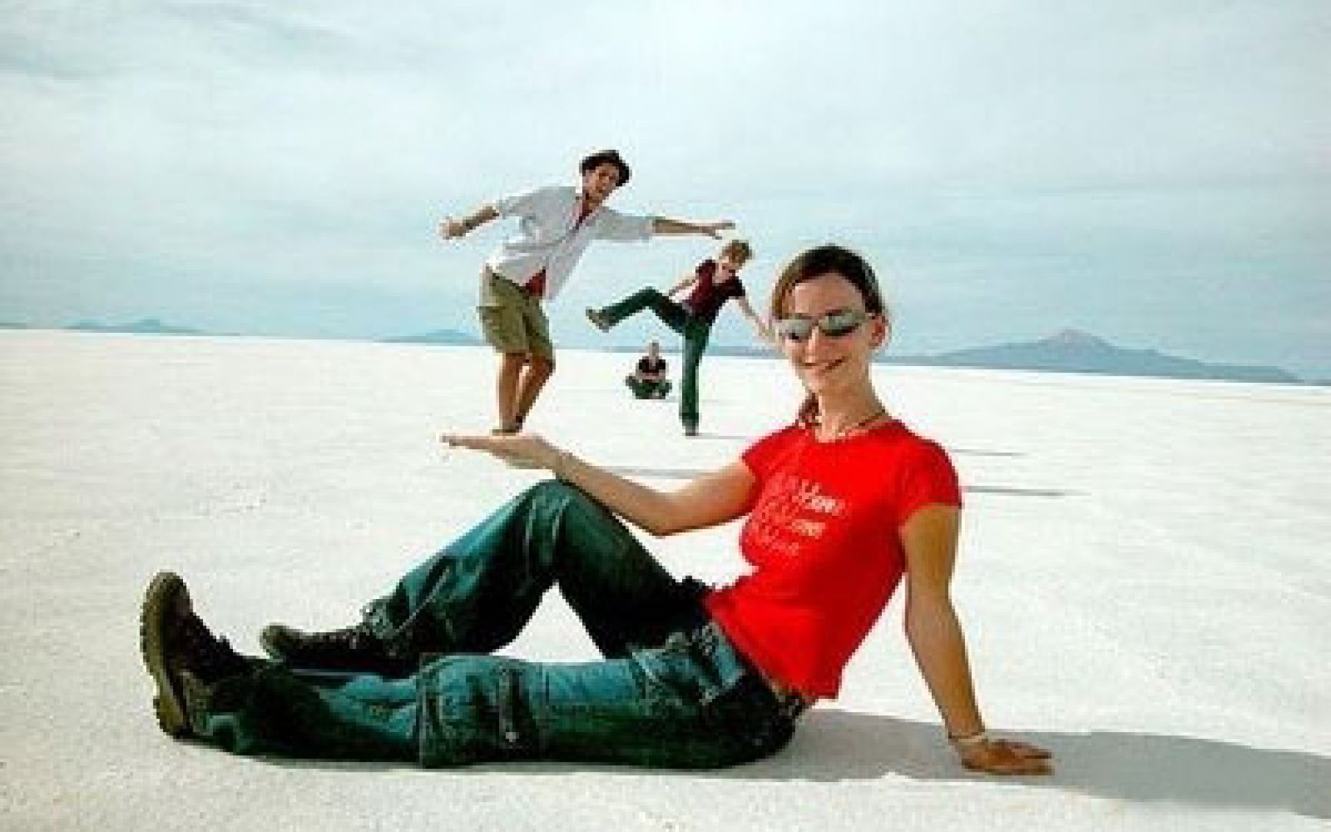 Optical Illusions Photo Shop - HD Wallpaper 