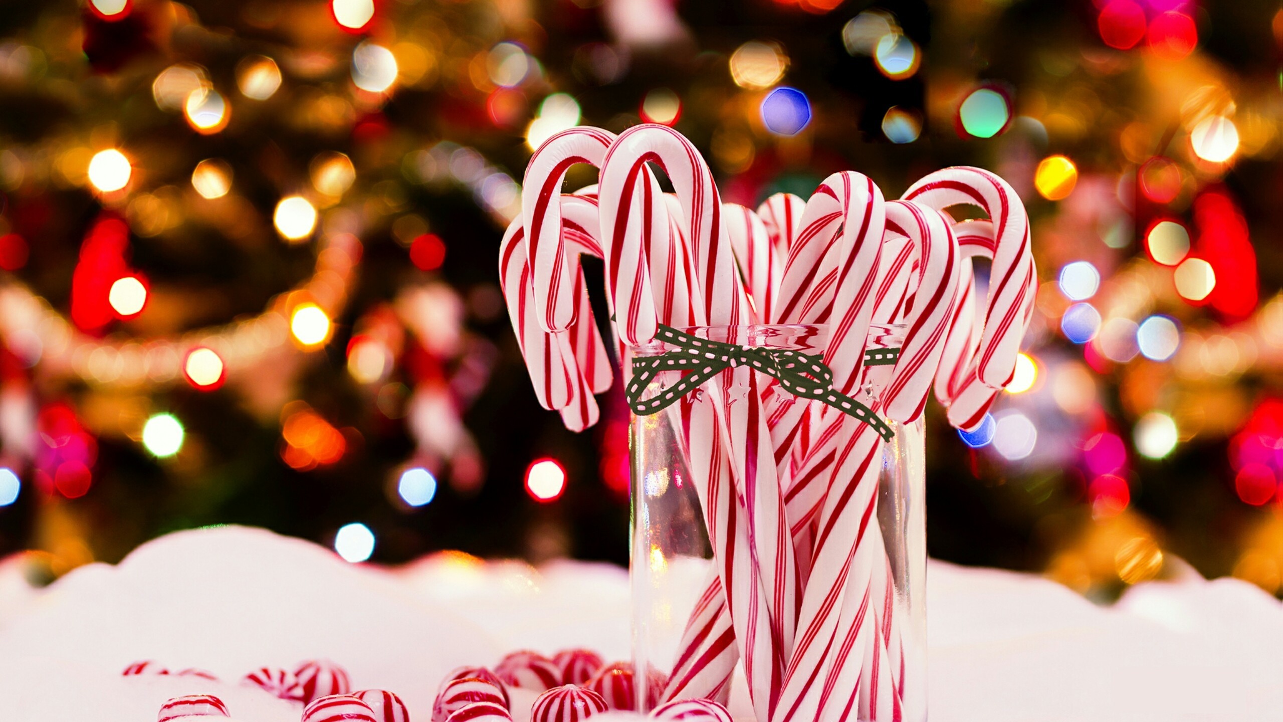 Available Desktop Resolutions 
 Data Src Download Christmas - Christmas Wallpaper Candy Cane - HD Wallpaper 