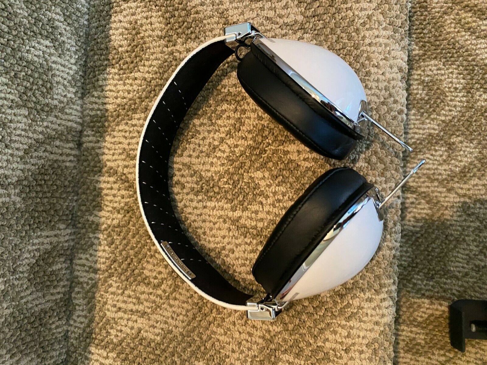 Headphones - HD Wallpaper 