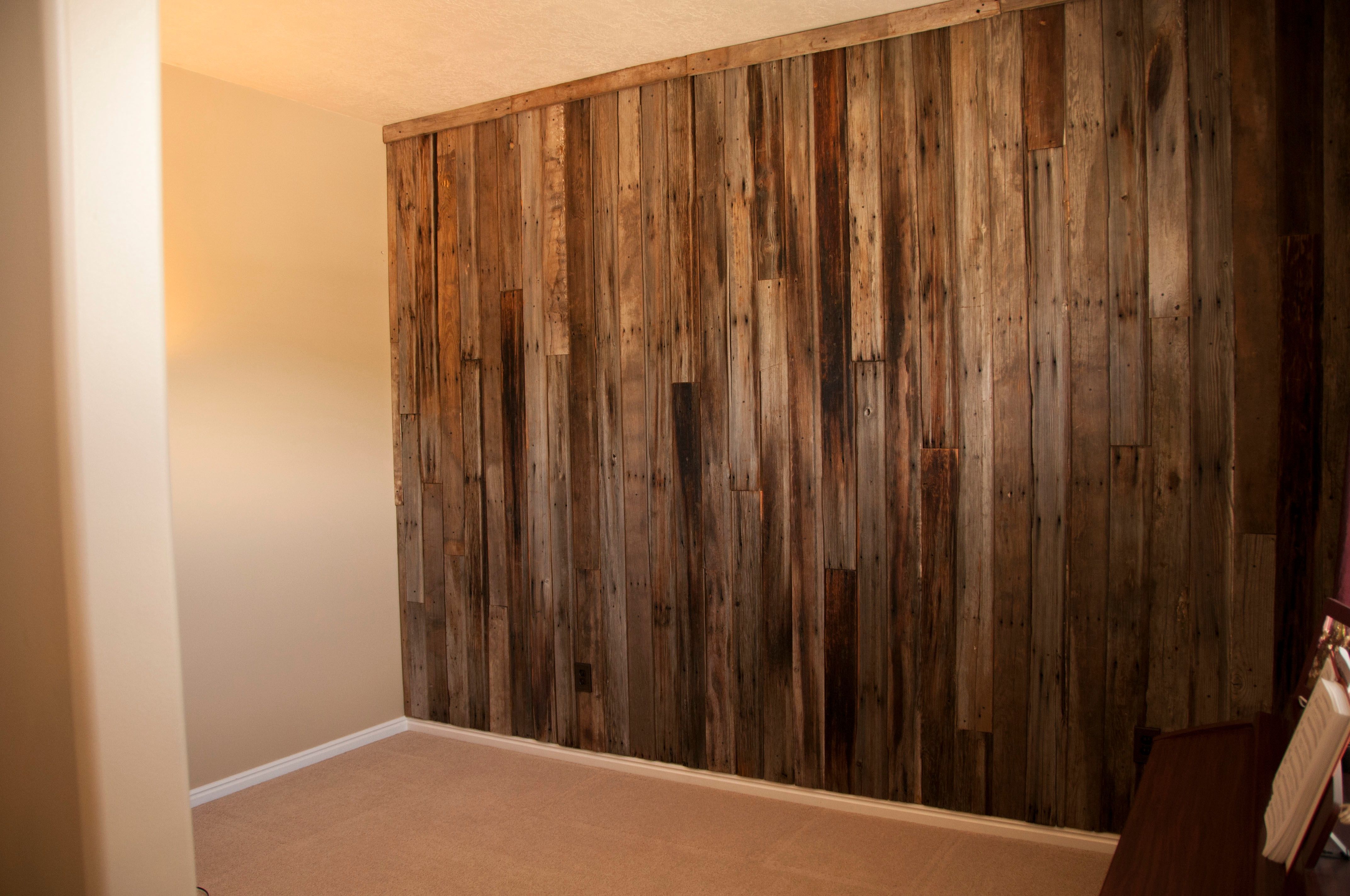 Contemporary Vertical Wood Wall Barn V Horizontal Barnwood - Vertical Wood Accent Wall - HD Wallpaper 