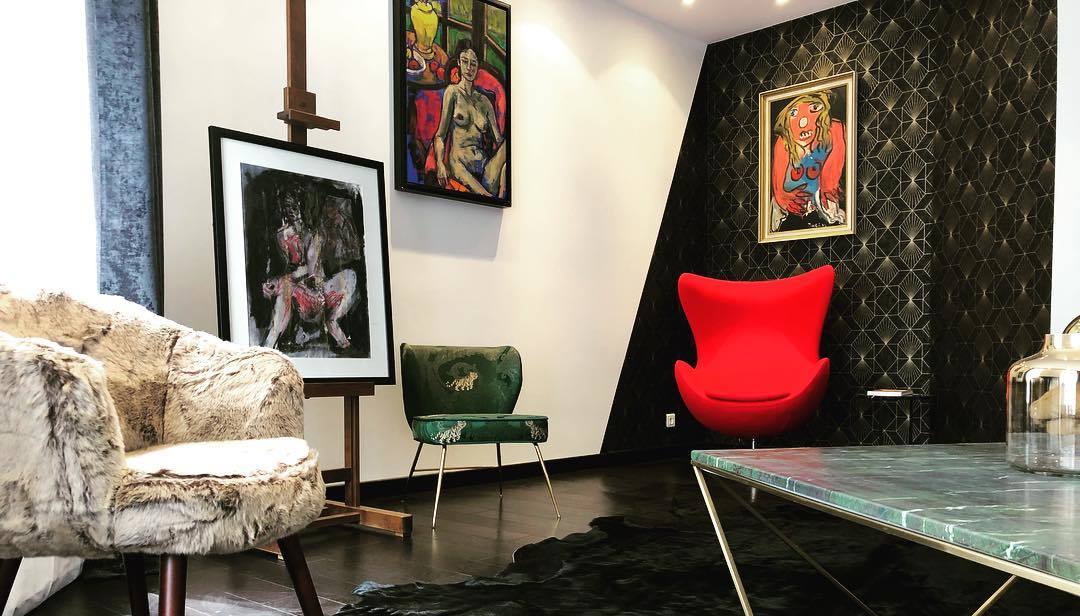 Bilder An Tapetenwand Aufhaengen - Fauteuil Oscar Nv Gallery - HD Wallpaper 